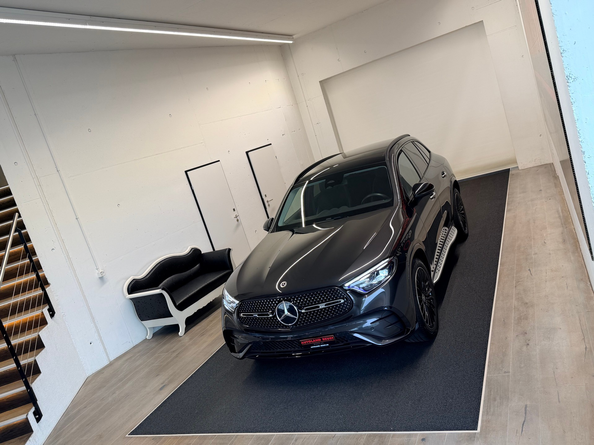 listing desktop thumbnail image 3