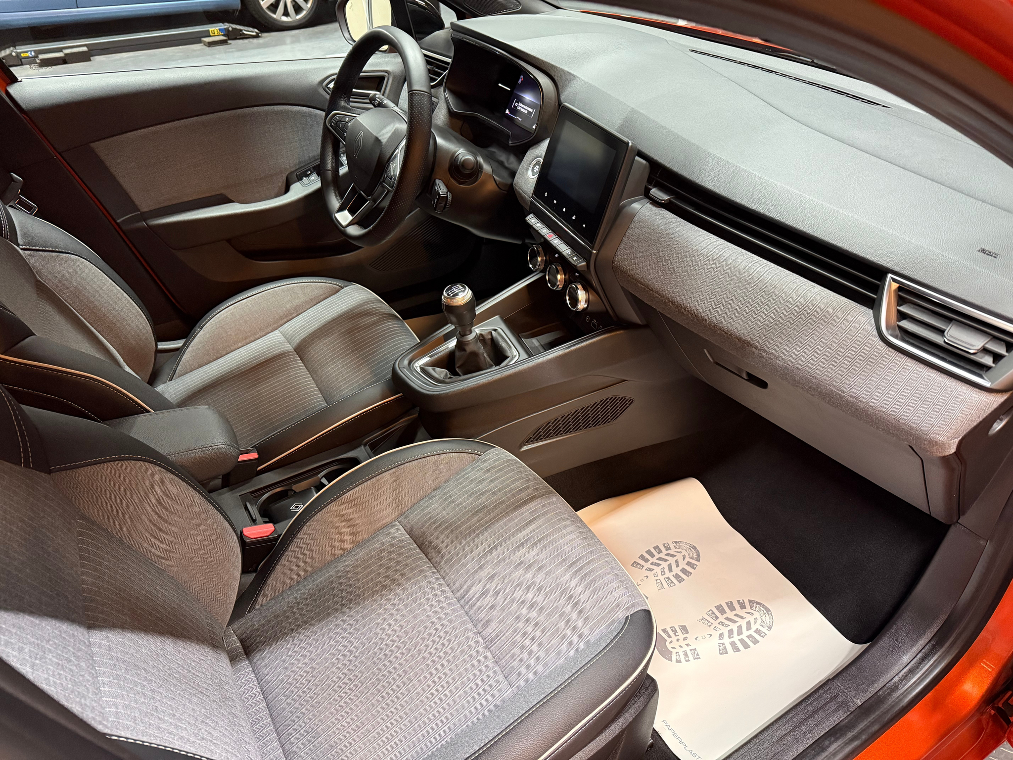 listing desktop thumbnail image 2