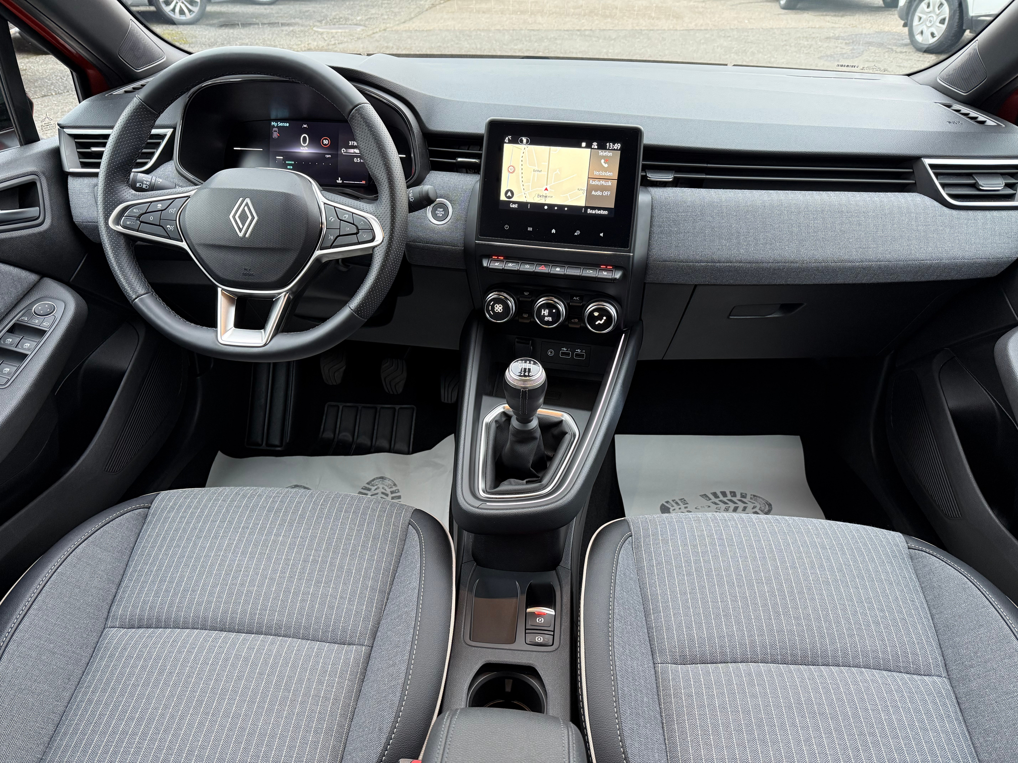 listing desktop thumbnail image 8