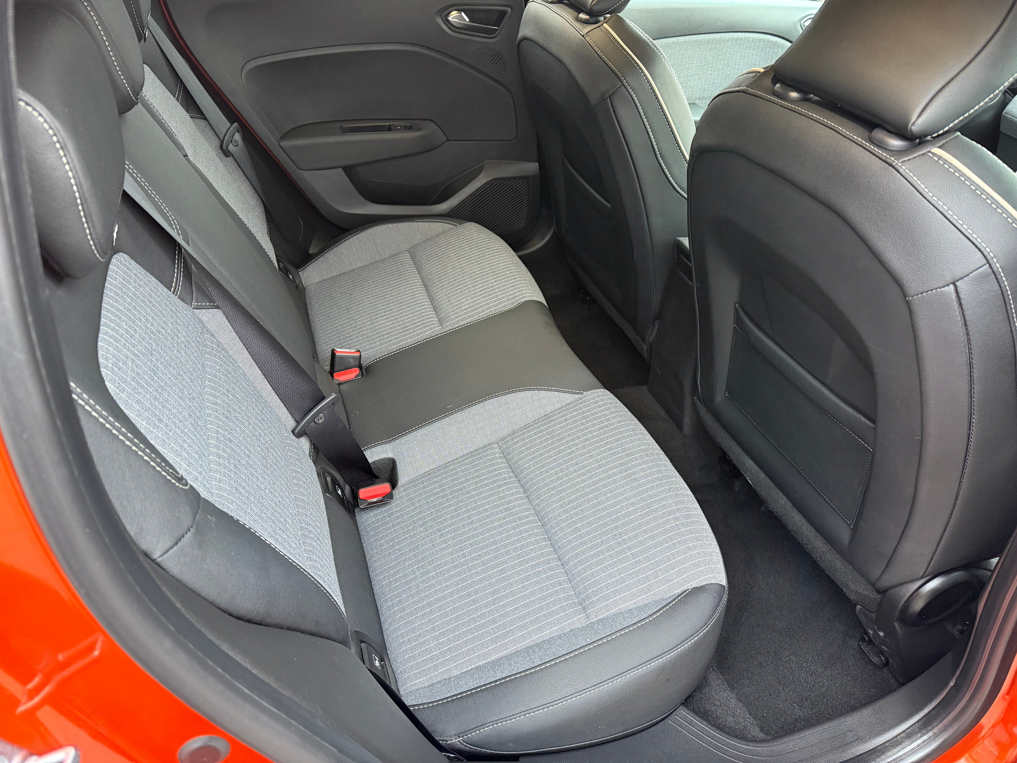 listing desktop thumbnail image 11