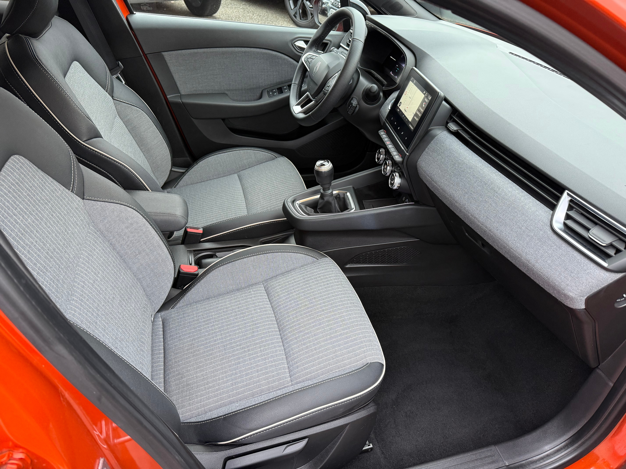 listing desktop thumbnail image 9