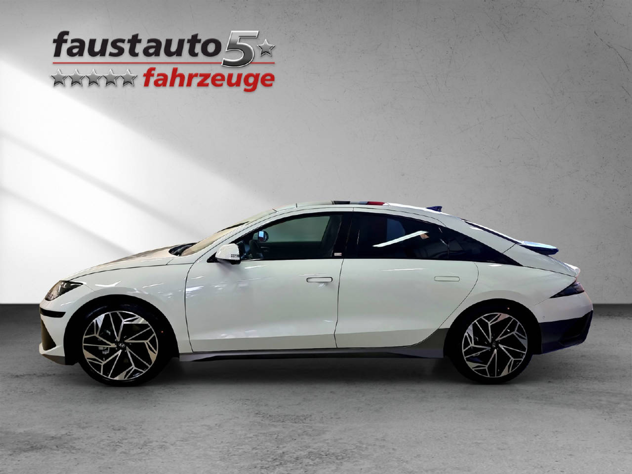 listing desktop thumbnail image 2