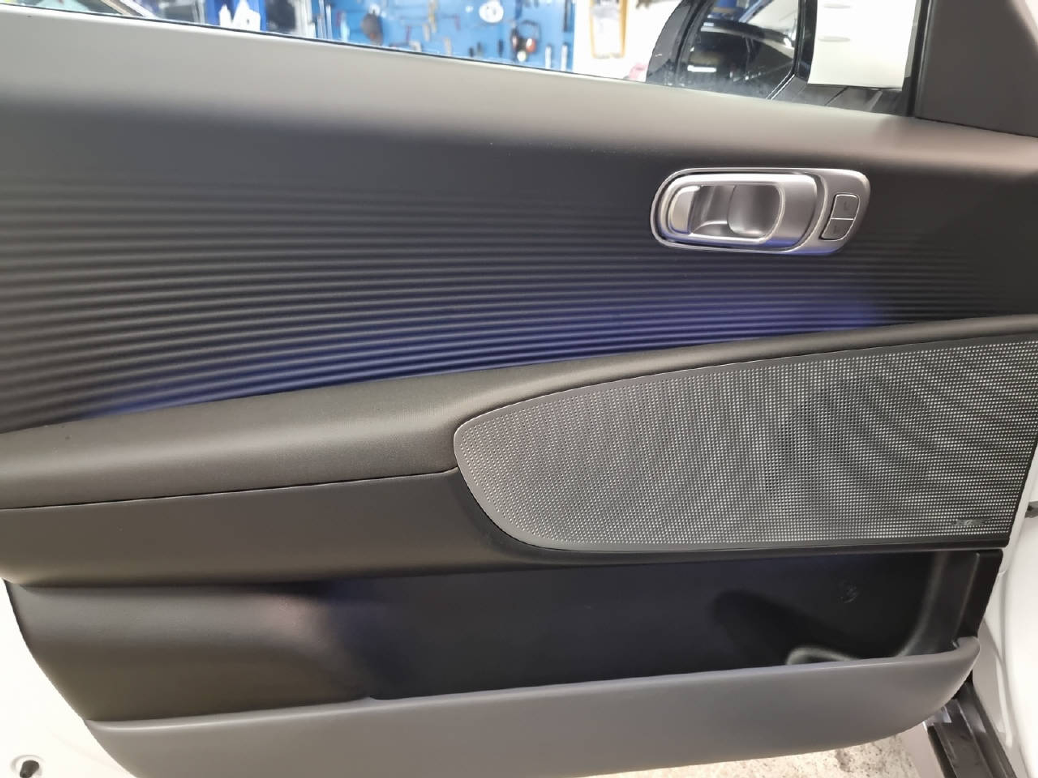 listing desktop thumbnail image 8