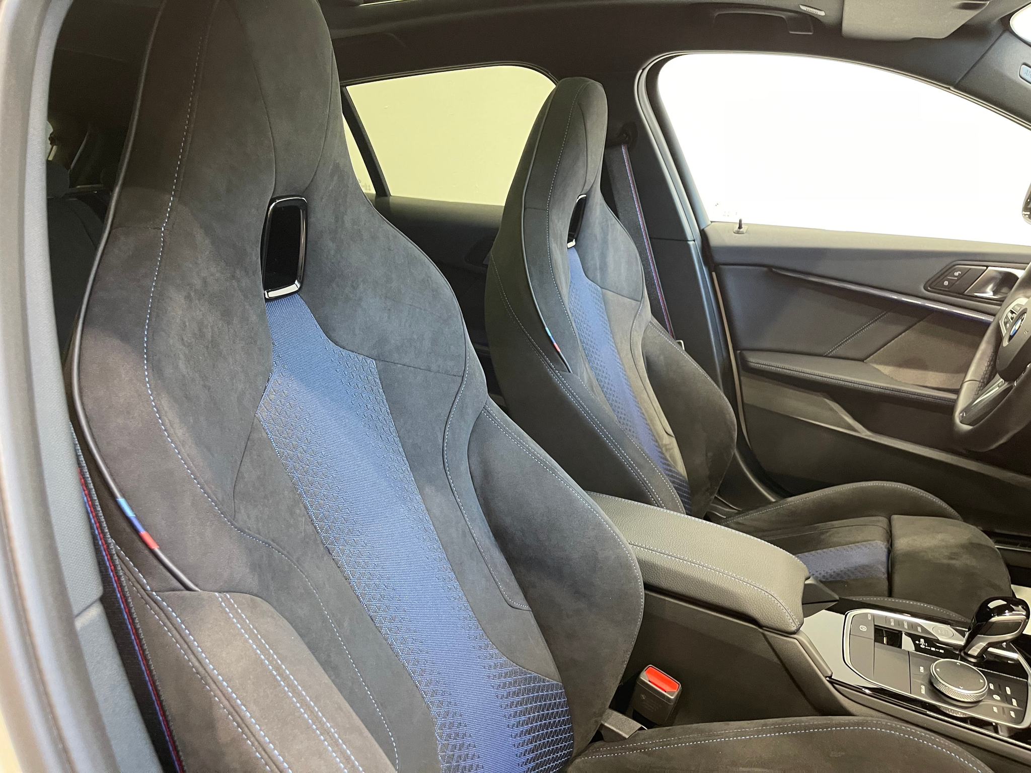 listing desktop thumbnail image 15