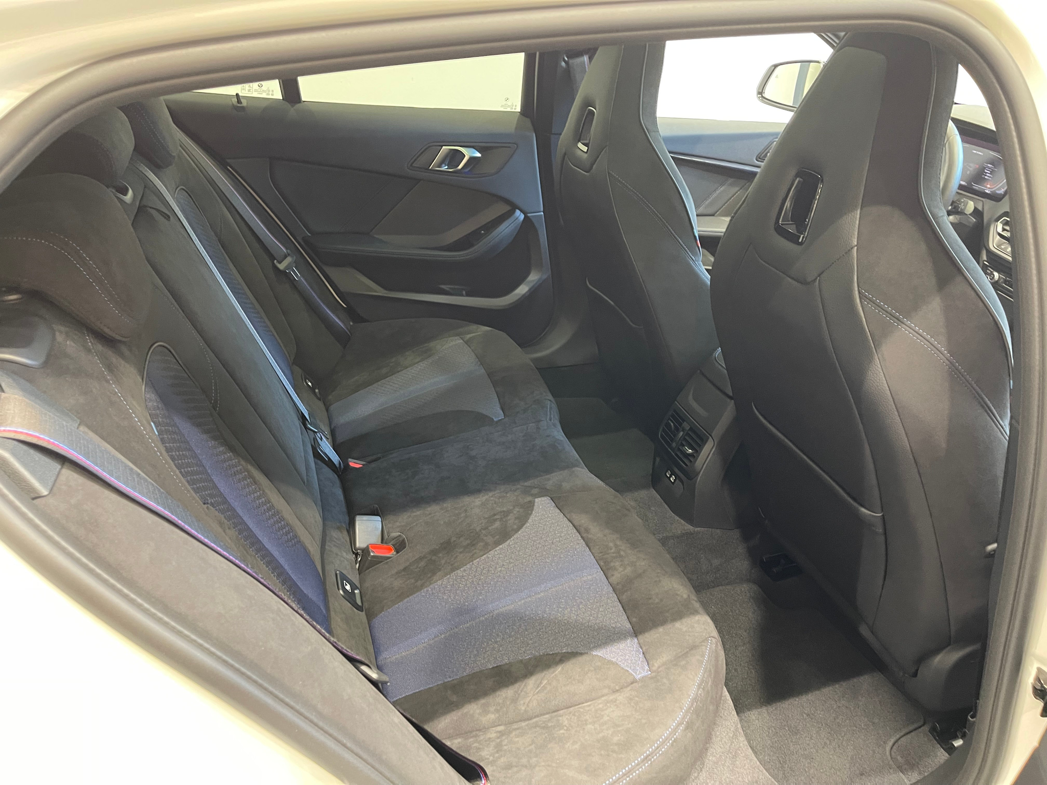 listing desktop thumbnail image 13