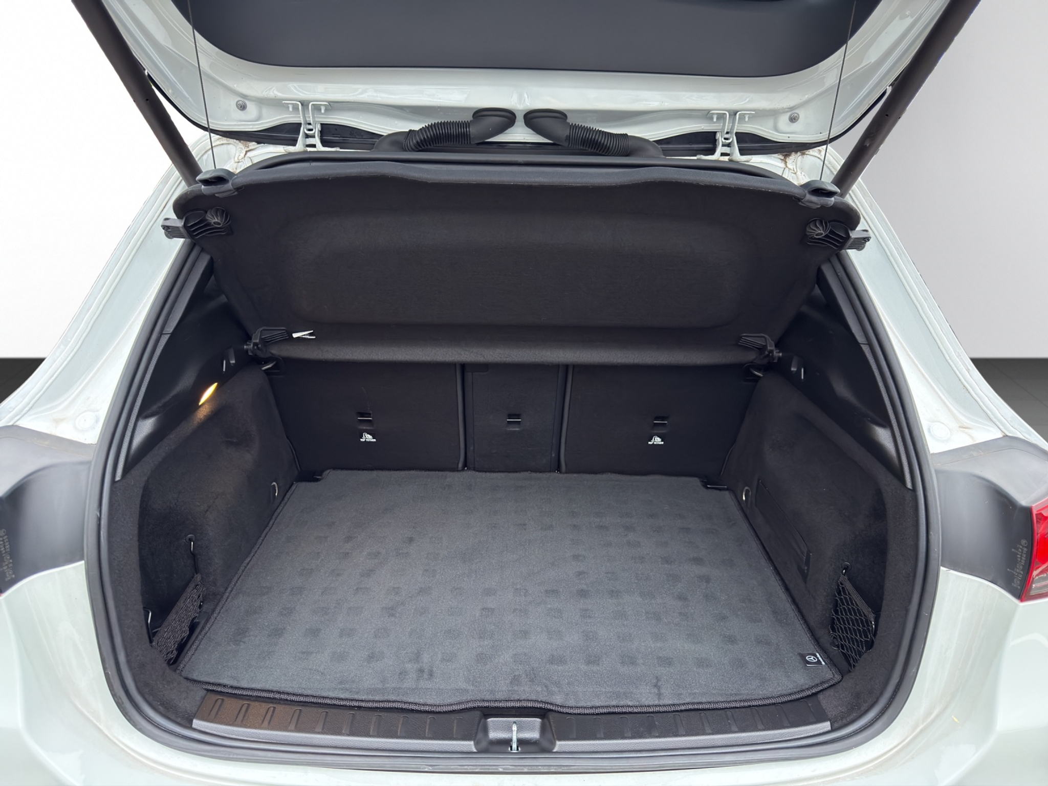 listing desktop thumbnail image 14