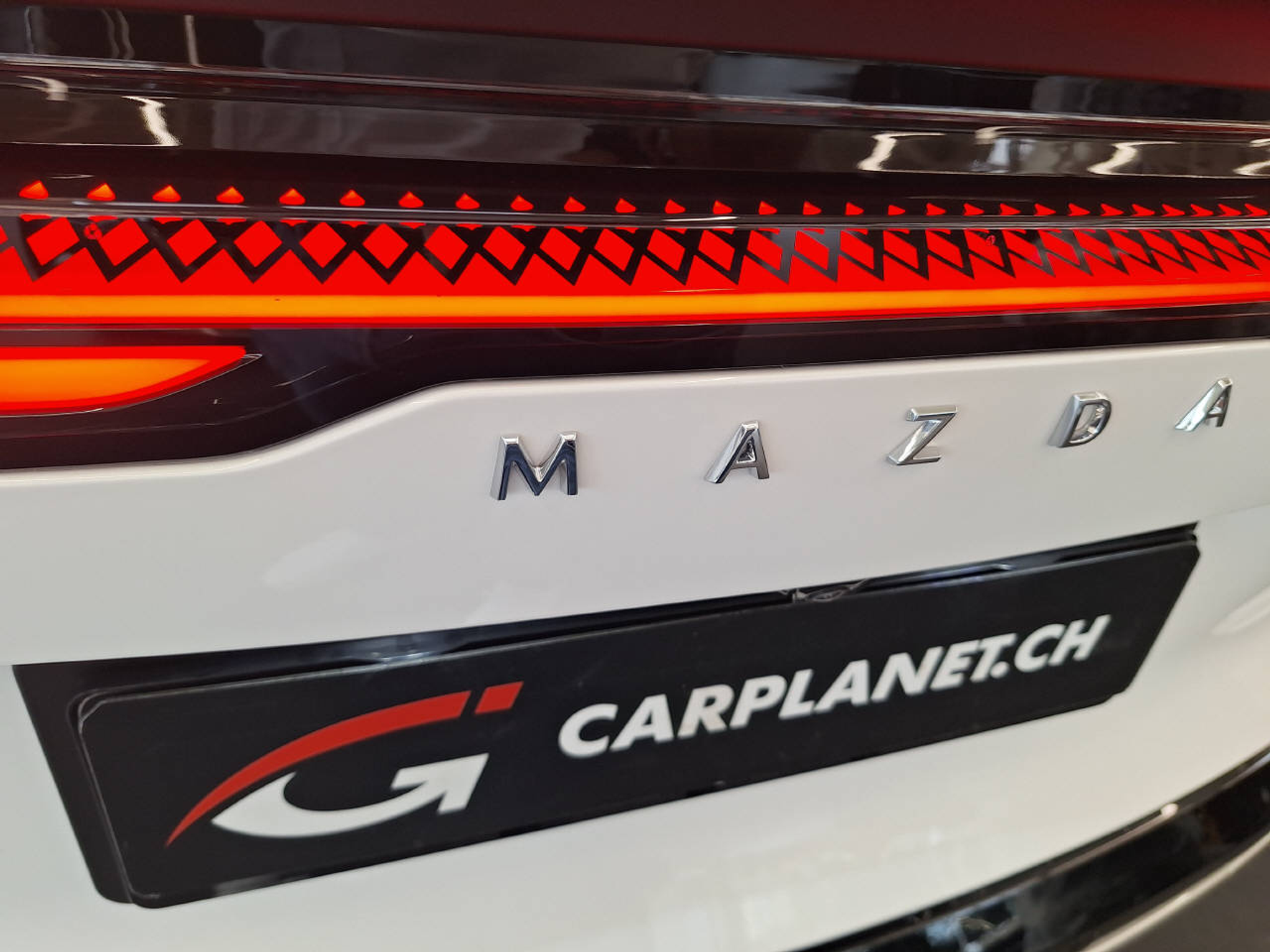 listing desktop thumbnail image 3