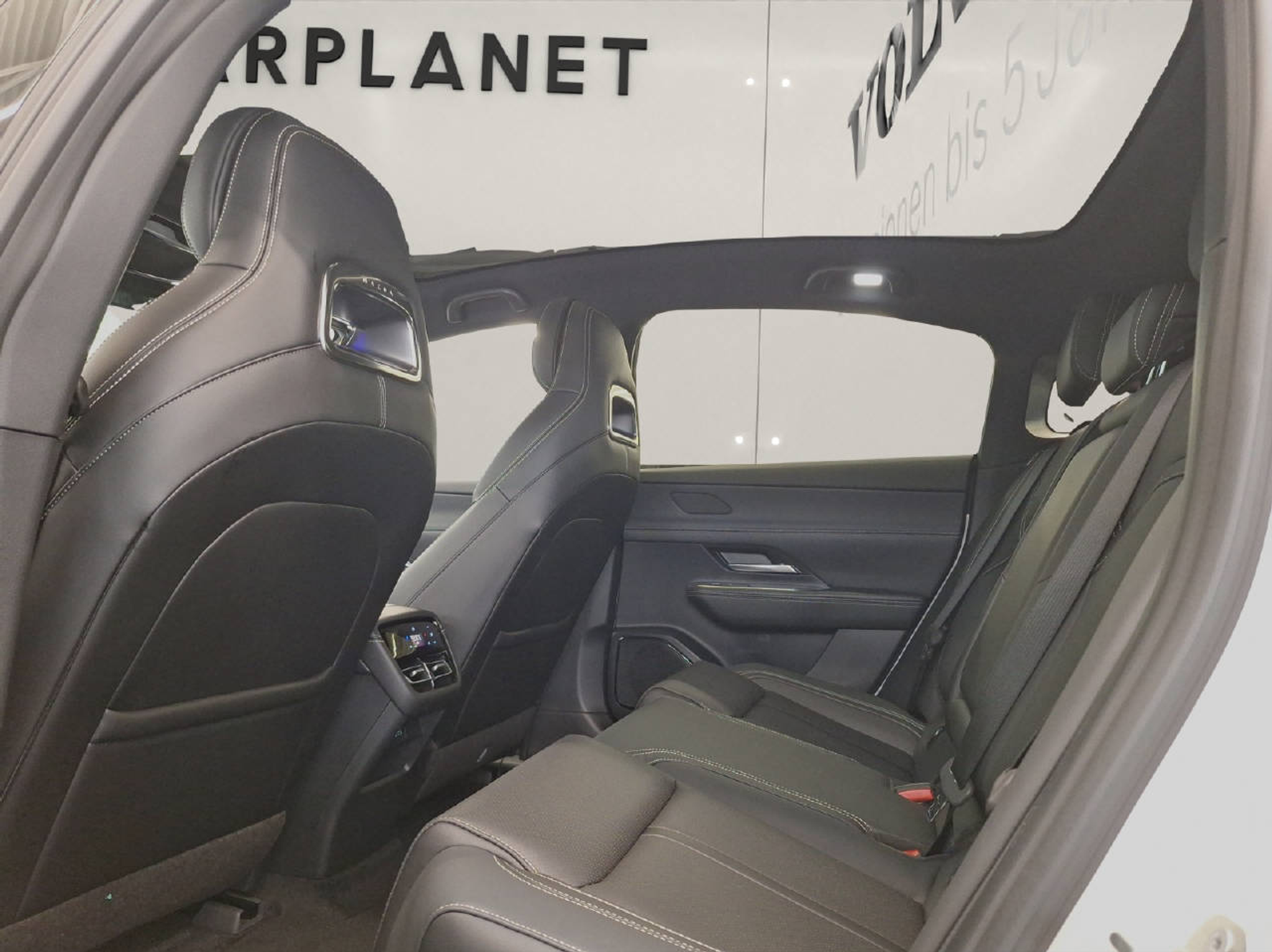 listing desktop thumbnail image 17