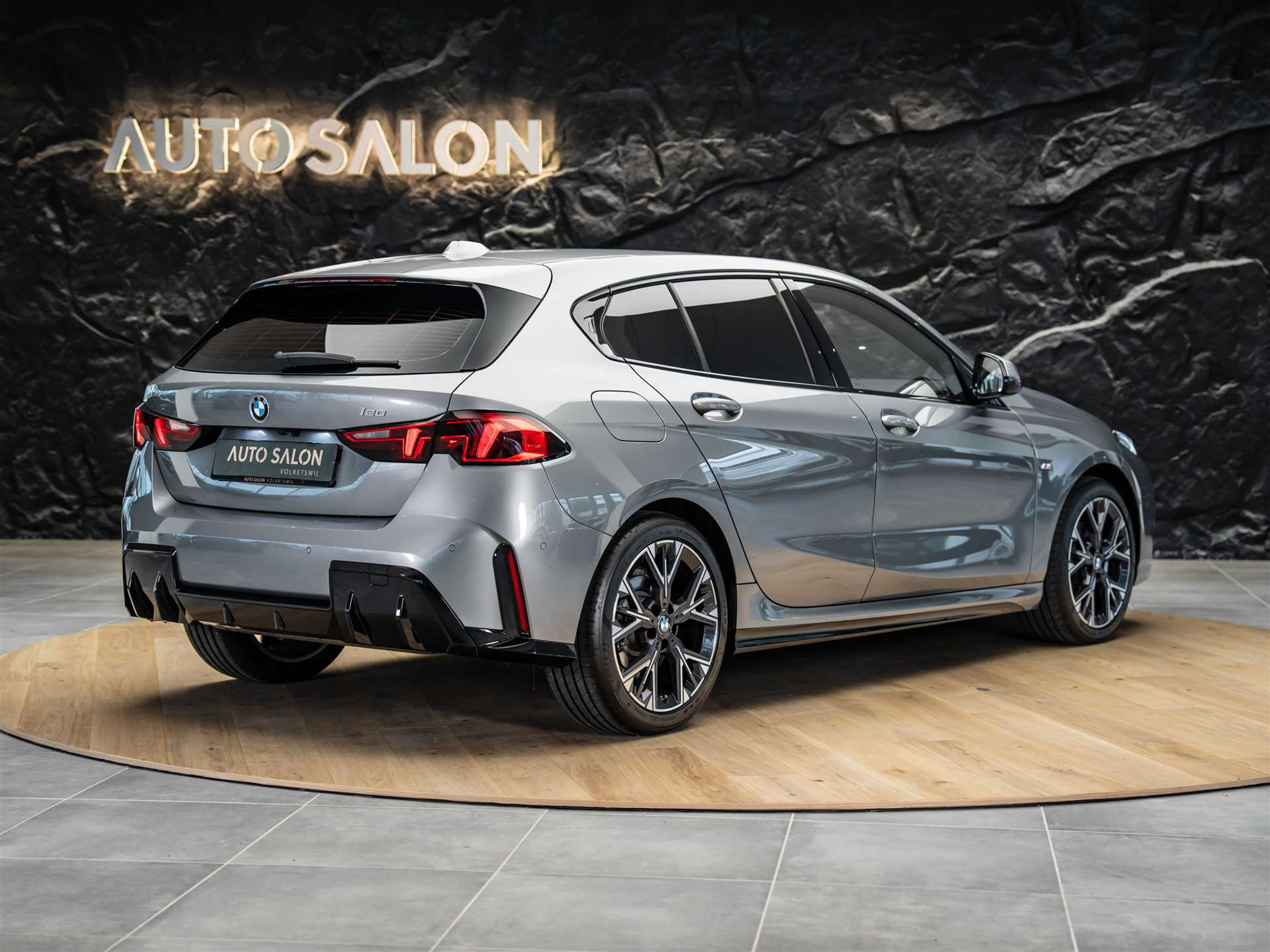 listing desktop thumbnail image 4