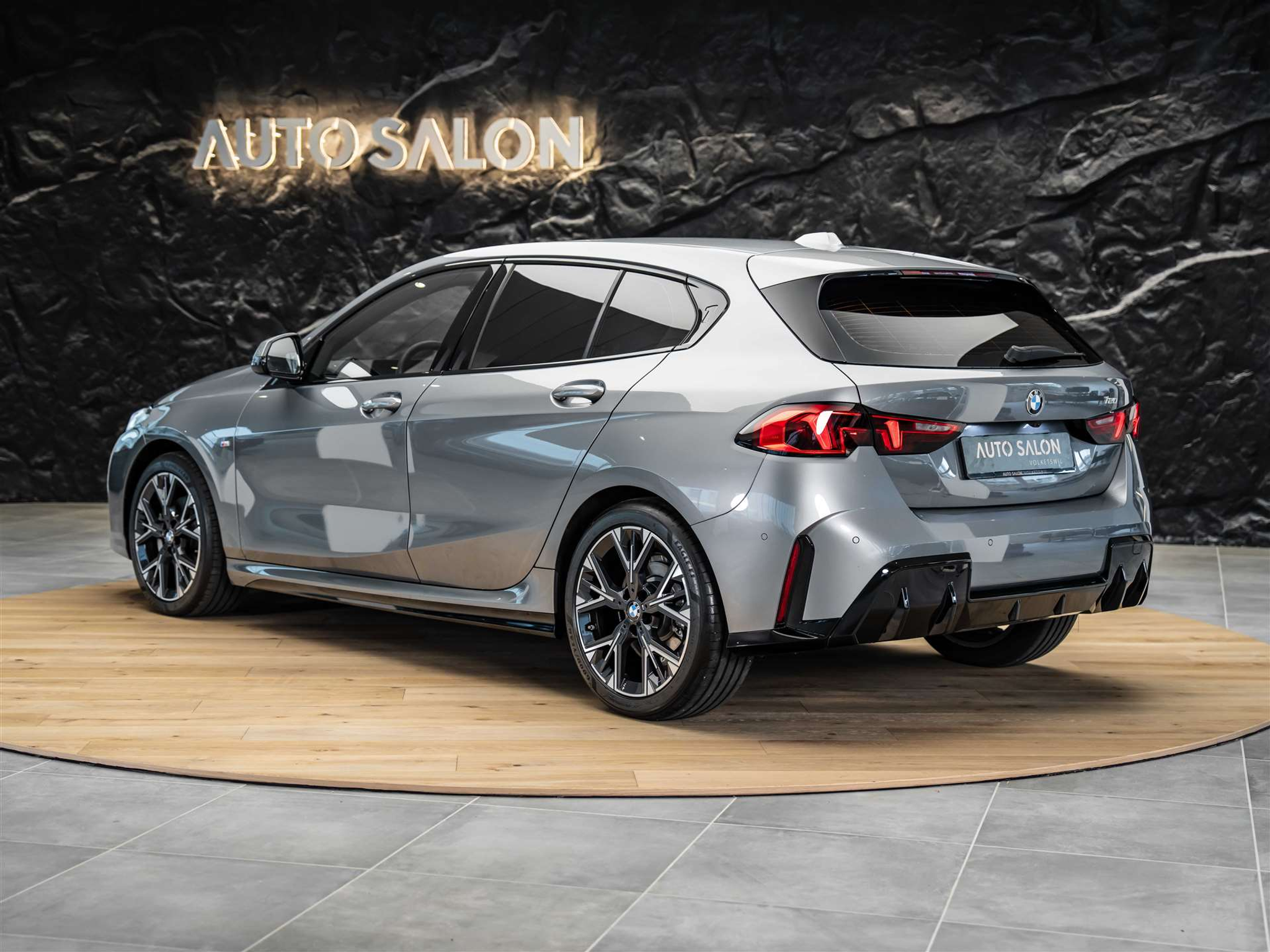 listing desktop thumbnail image 2