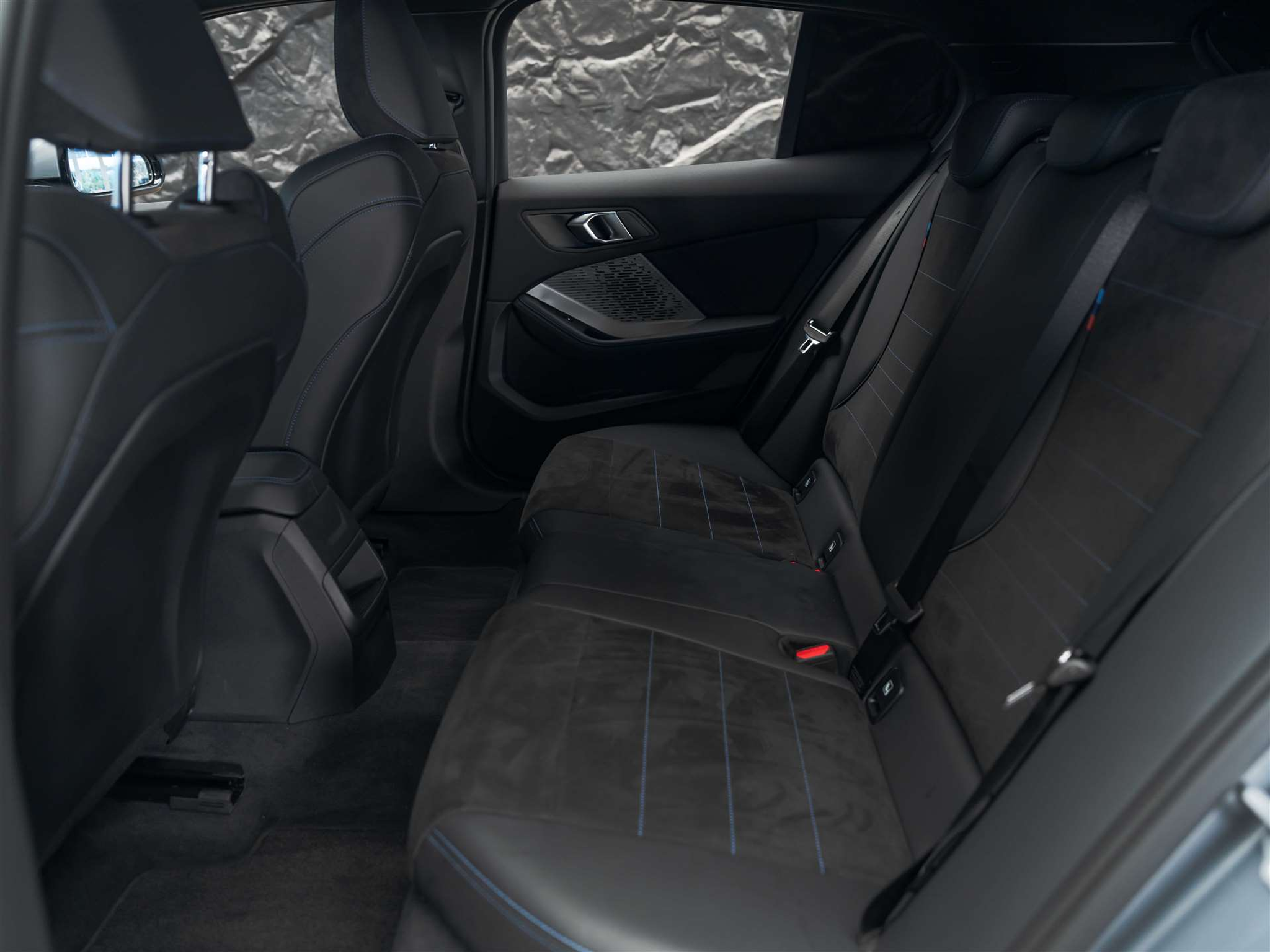 listing desktop thumbnail image 12