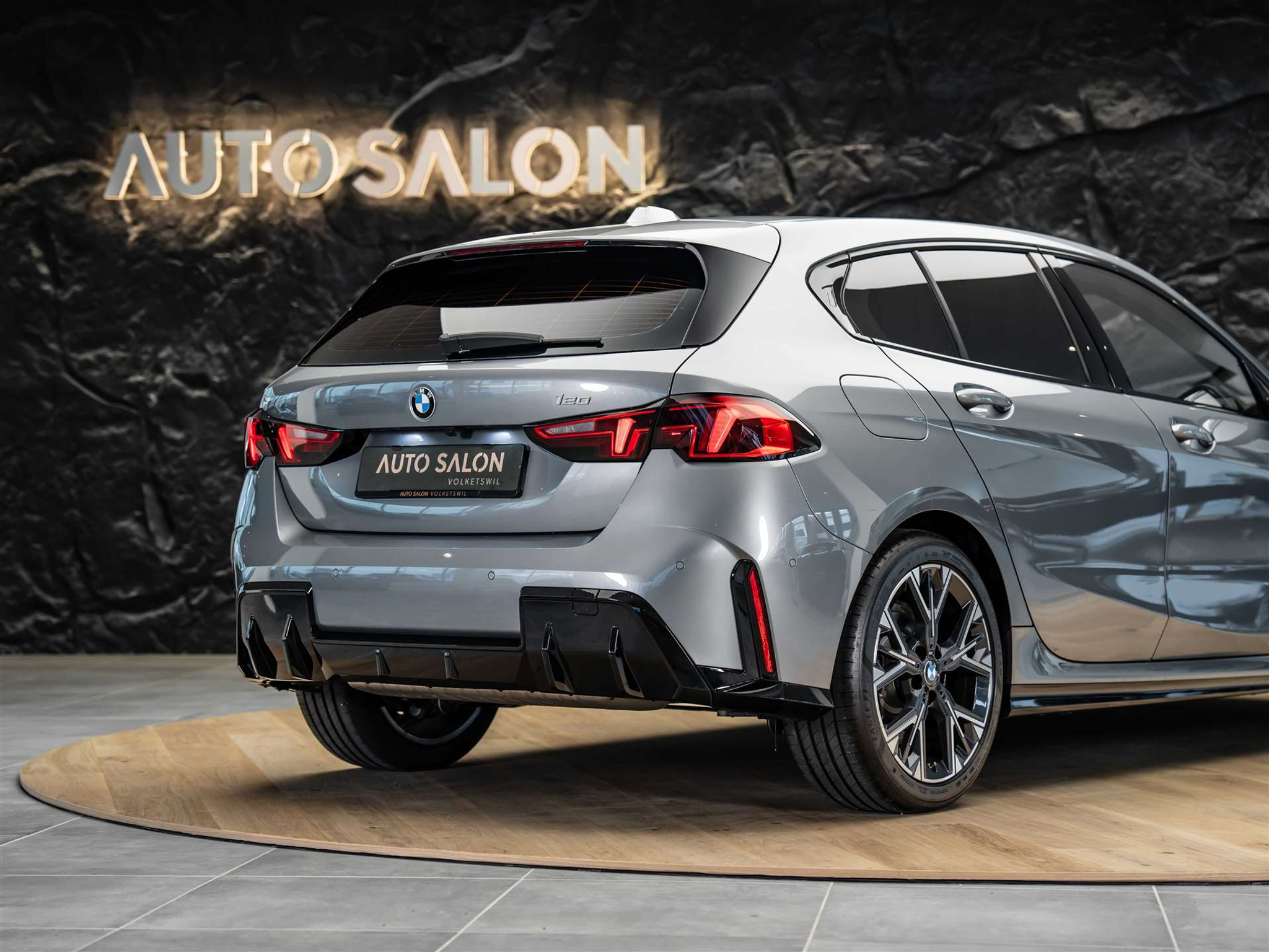 listing desktop thumbnail image 19