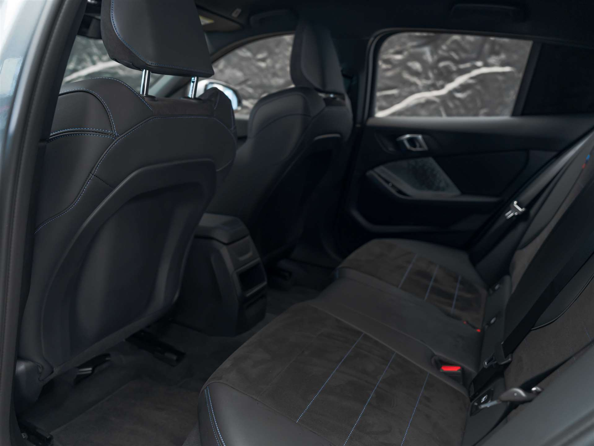 listing desktop thumbnail image 11