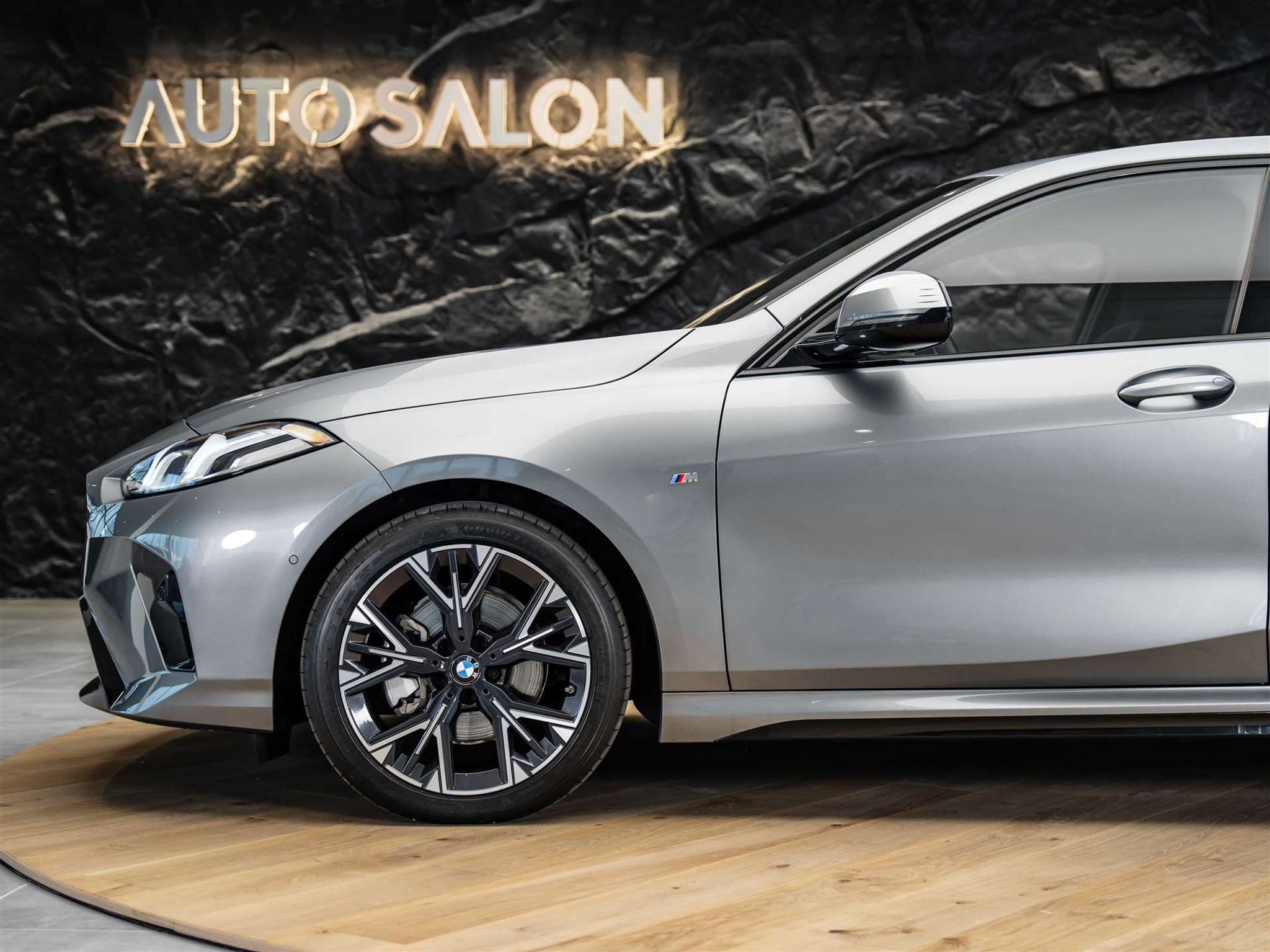 listing desktop thumbnail image 16