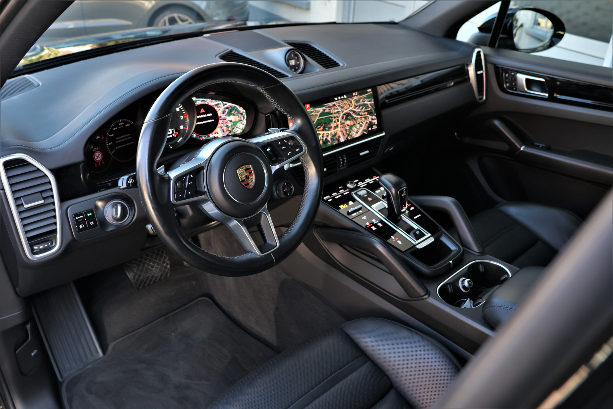 listing desktop thumbnail image 7