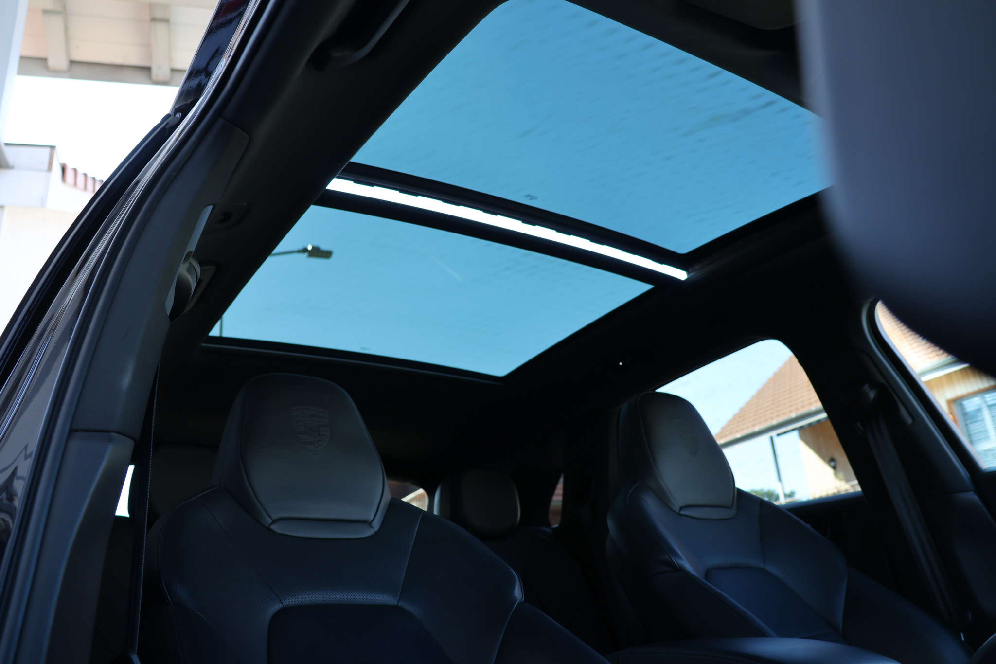 listing desktop thumbnail image 15