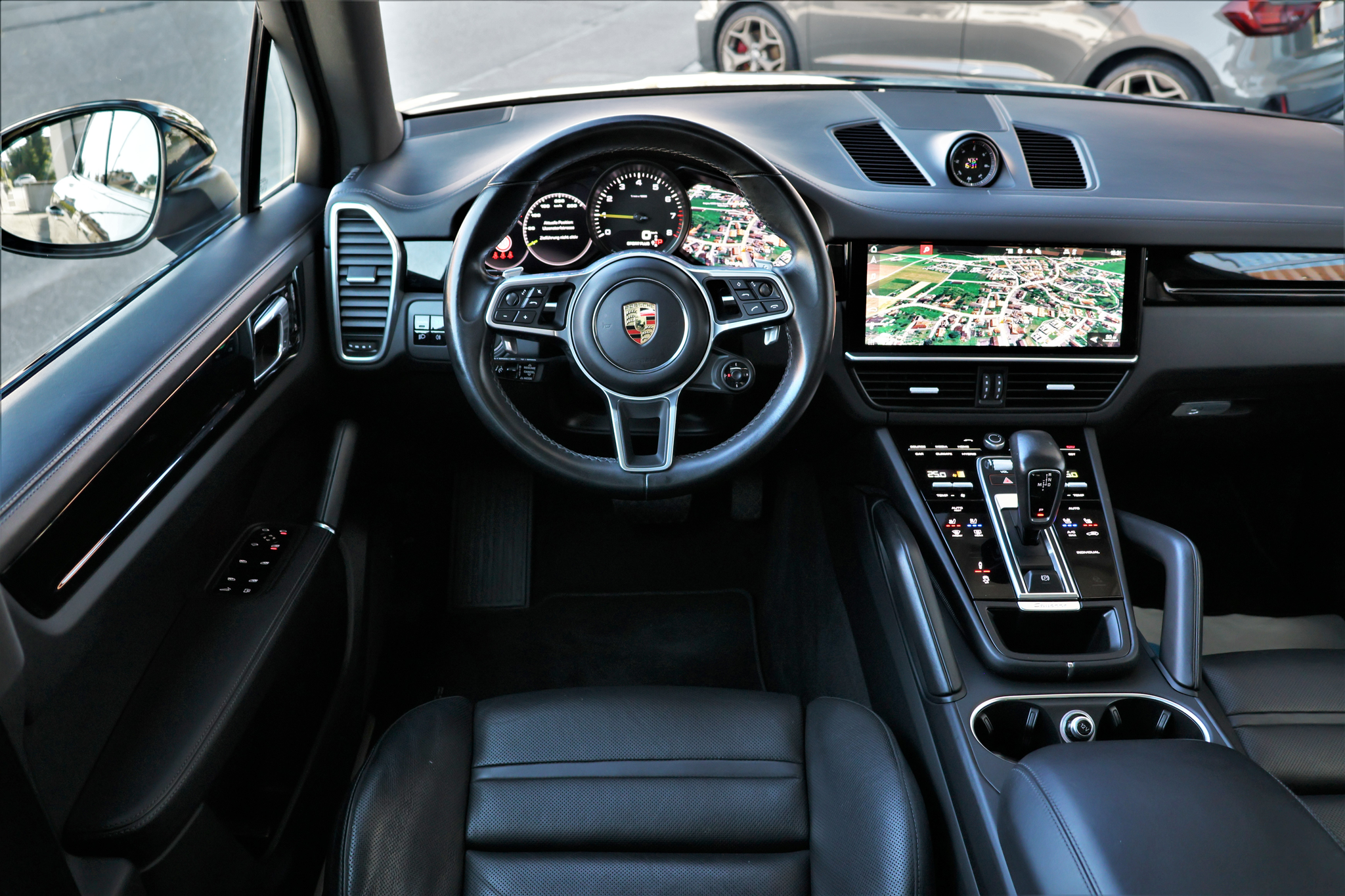 listing desktop thumbnail image 10