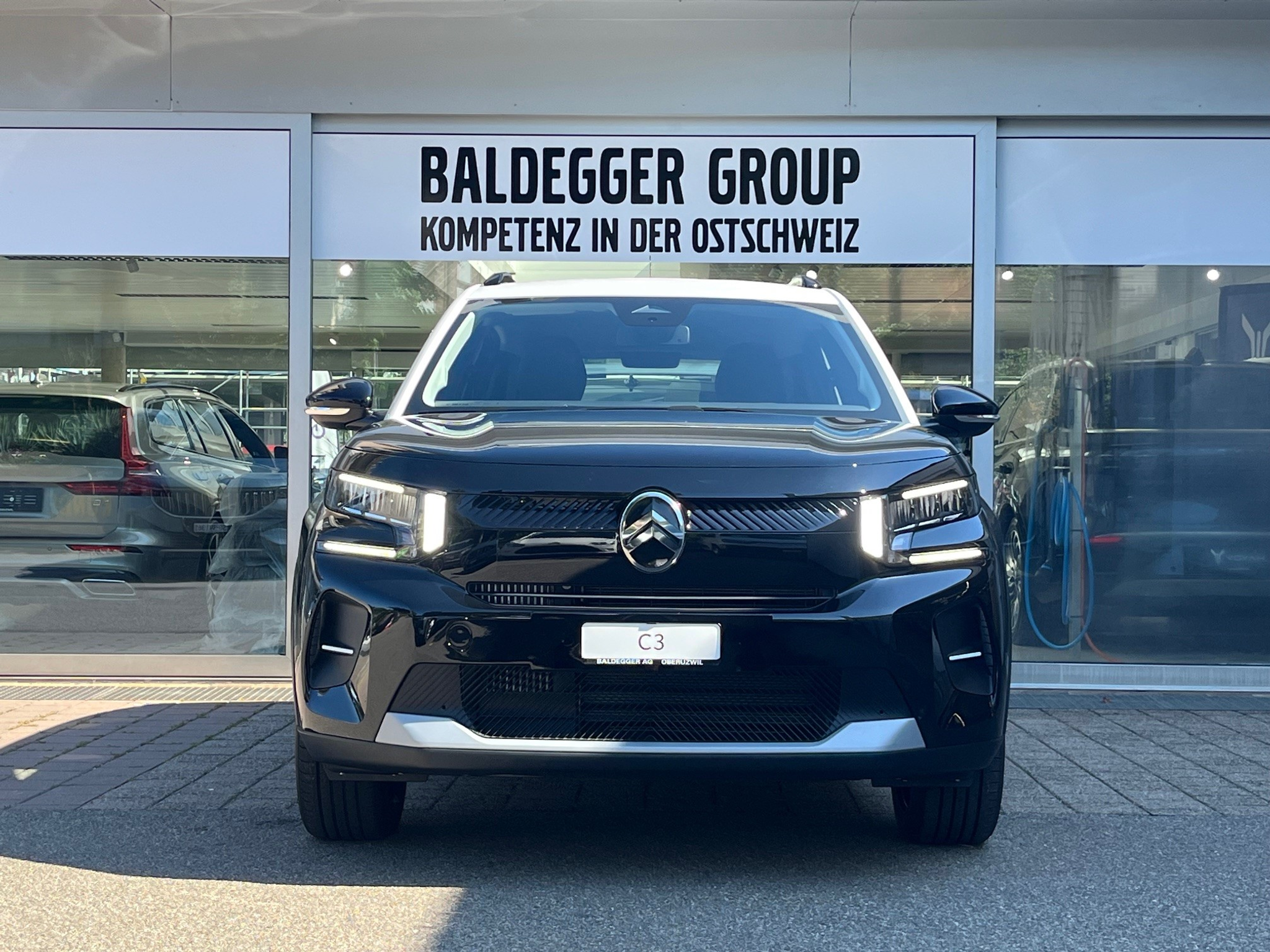 listing desktop thumbnail image 3