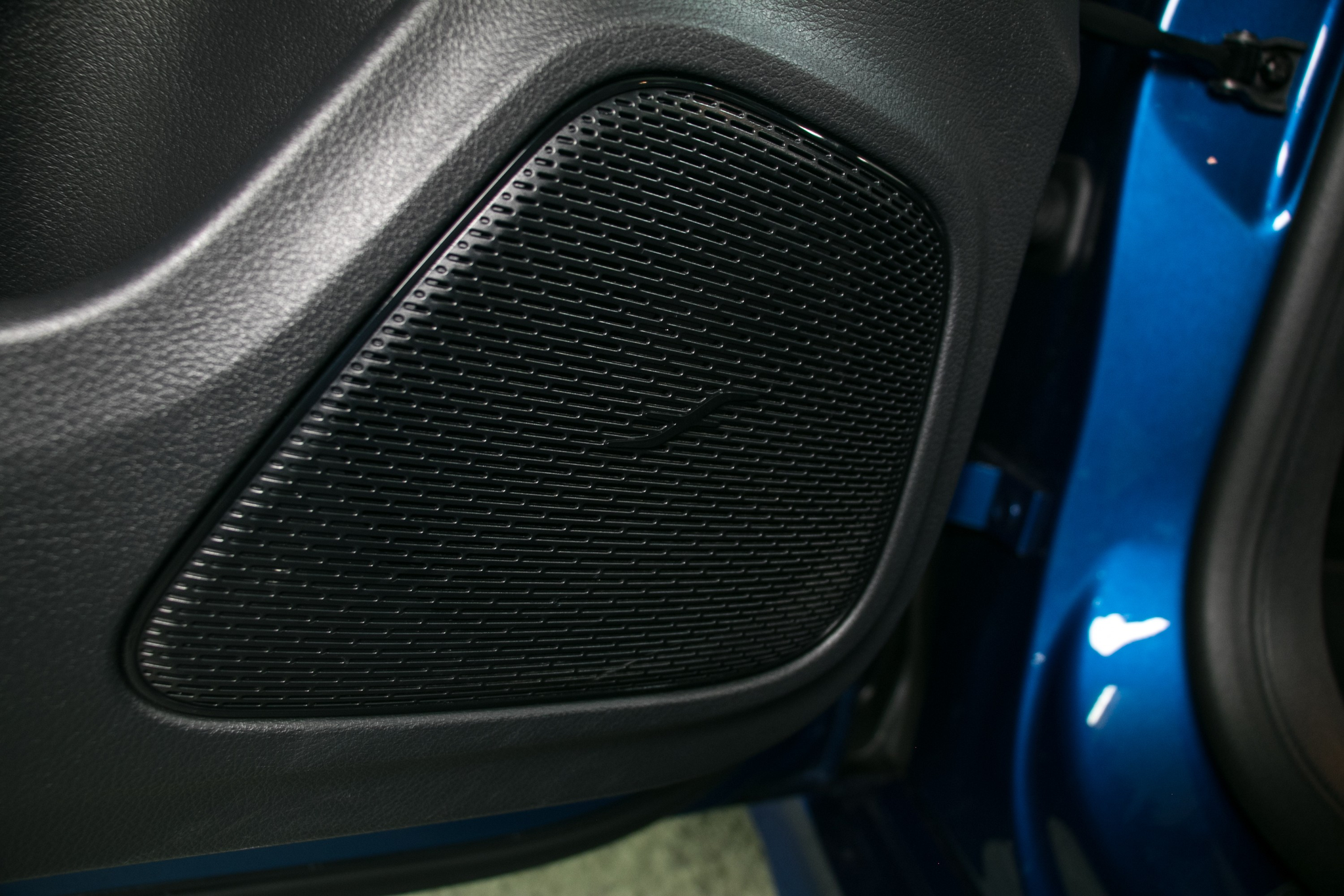 listing desktop thumbnail image 11