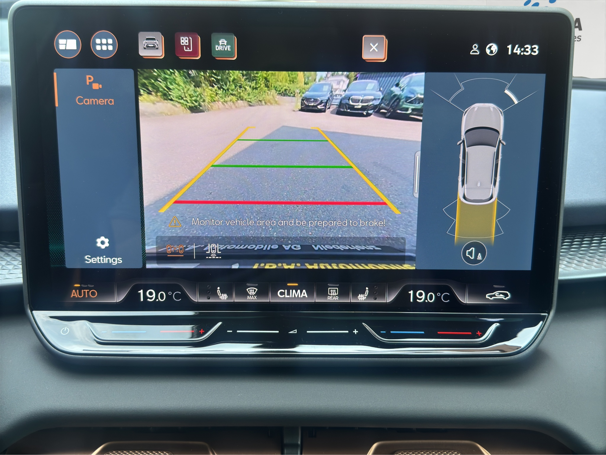 listing desktop thumbnail image 17