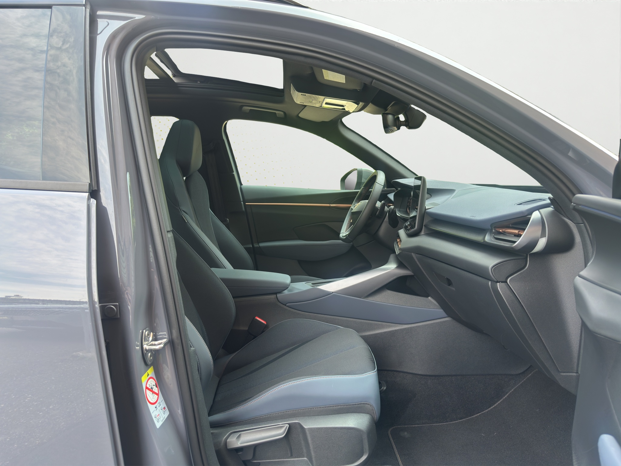 listing desktop thumbnail image 12