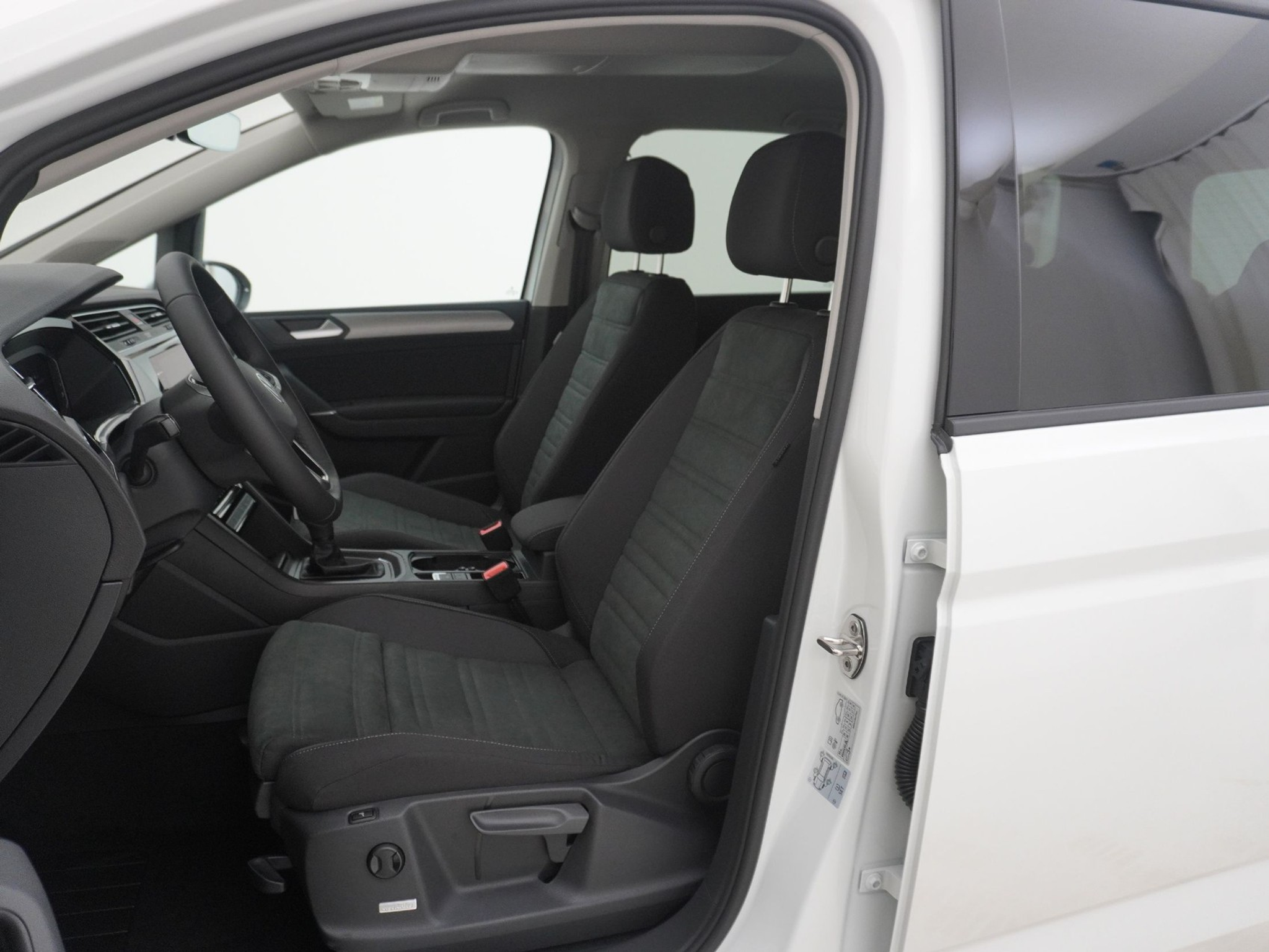 listing desktop thumbnail image 13