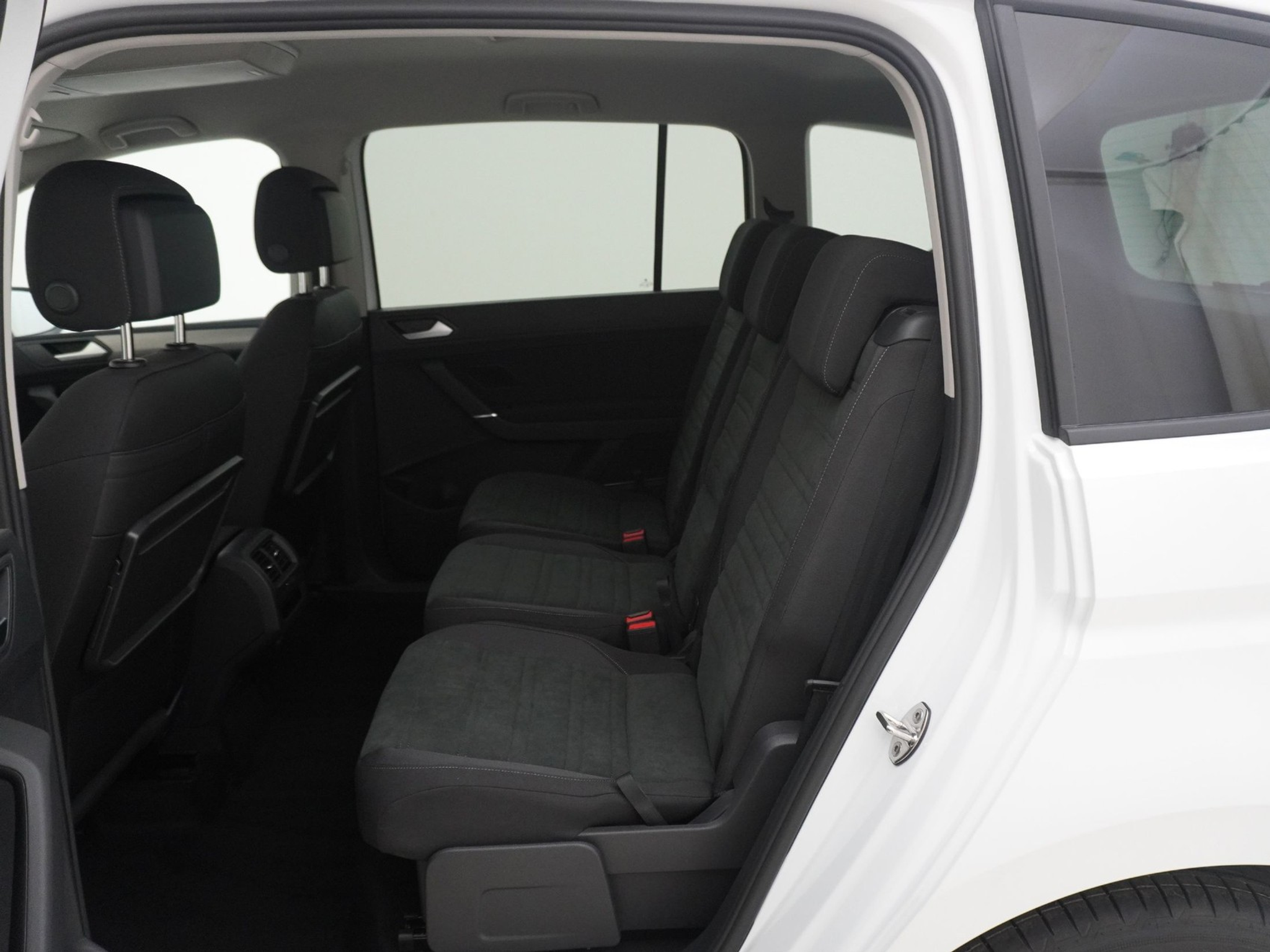 listing desktop thumbnail image 15