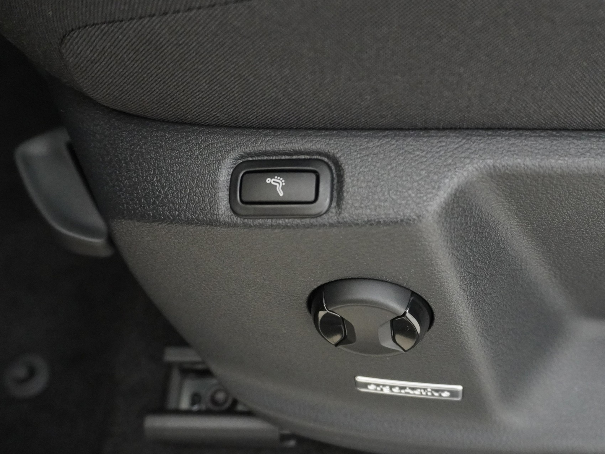 listing desktop thumbnail image 14