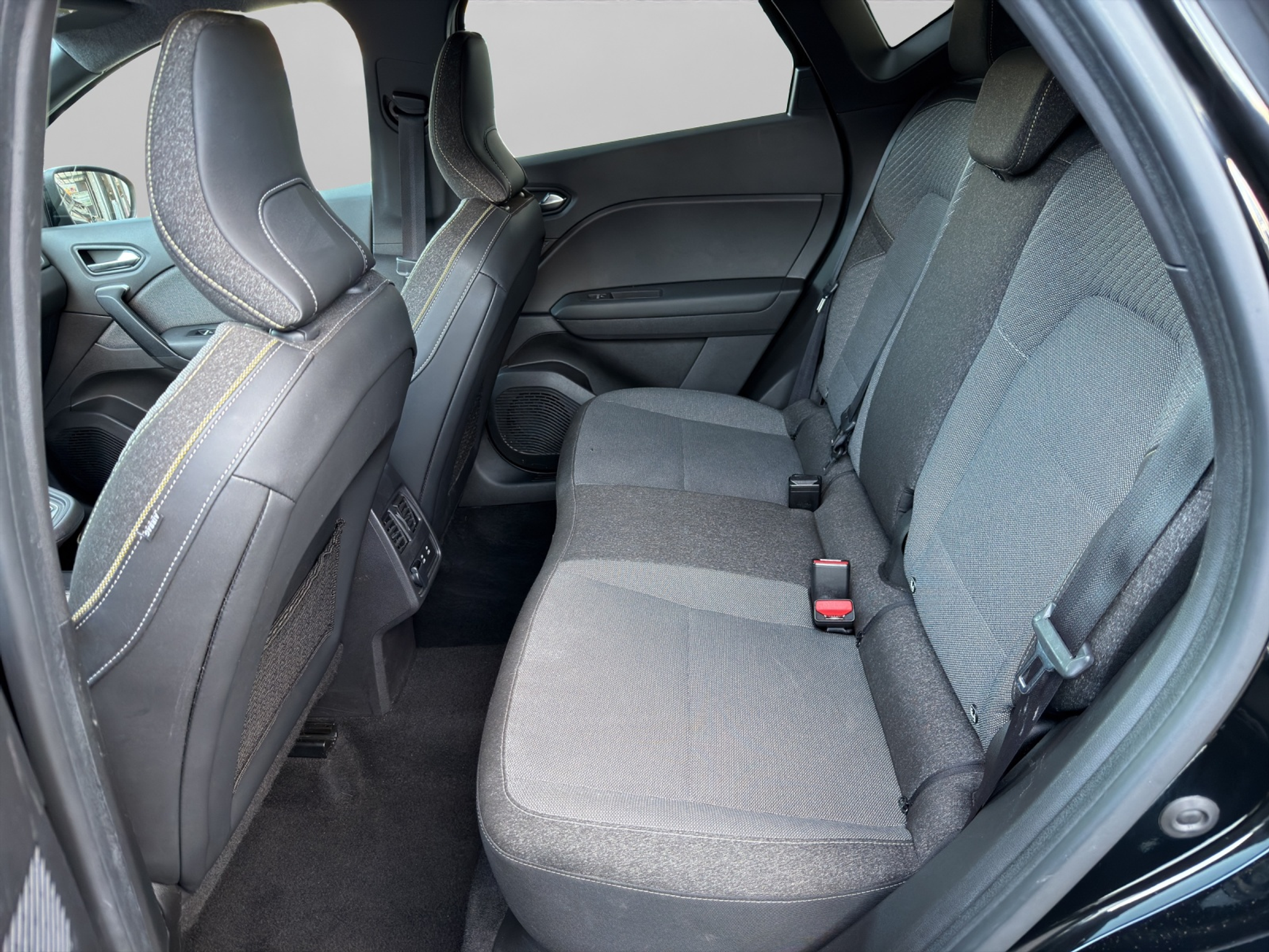 listing desktop thumbnail image 9