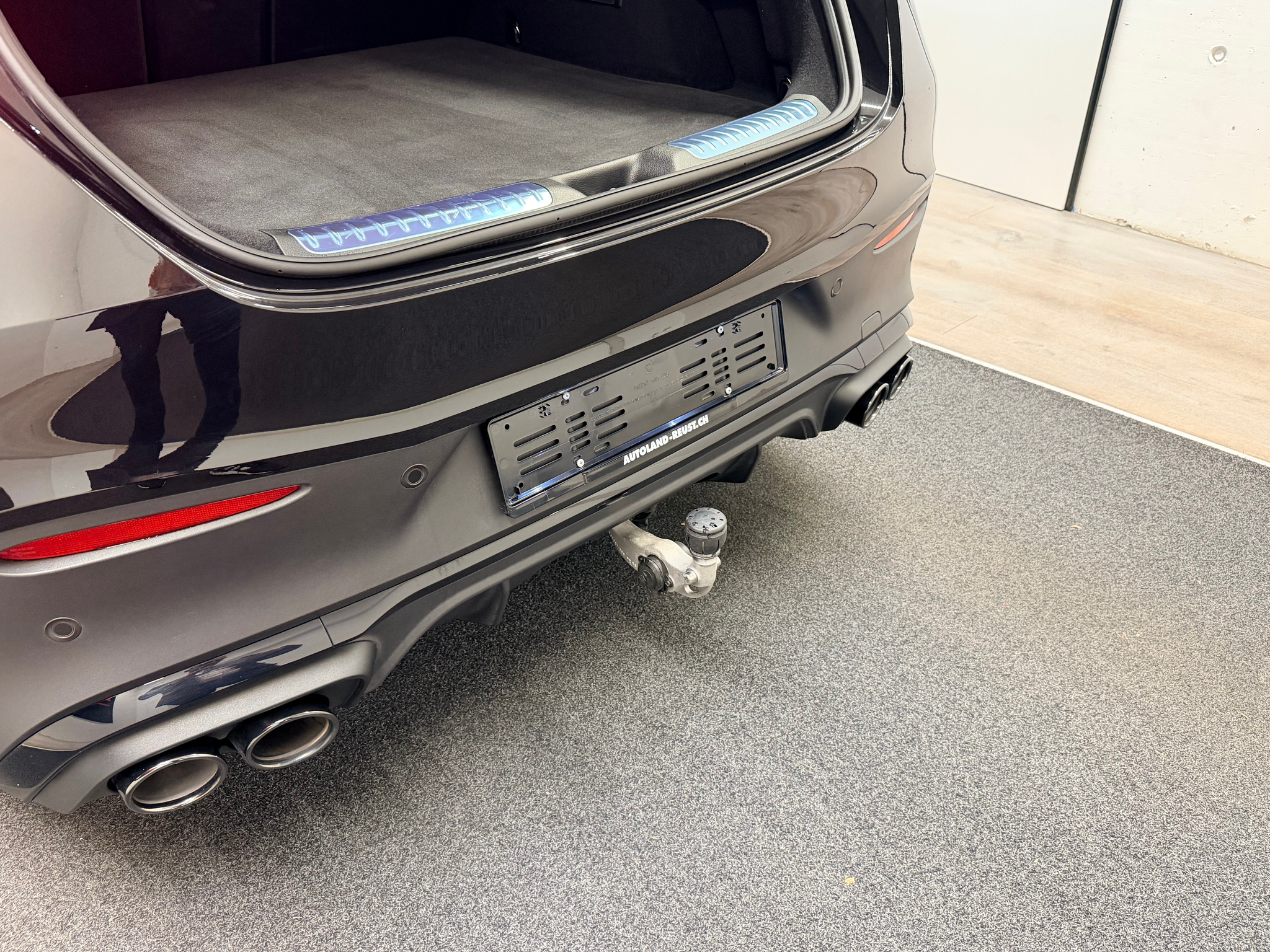 listing desktop thumbnail image 10