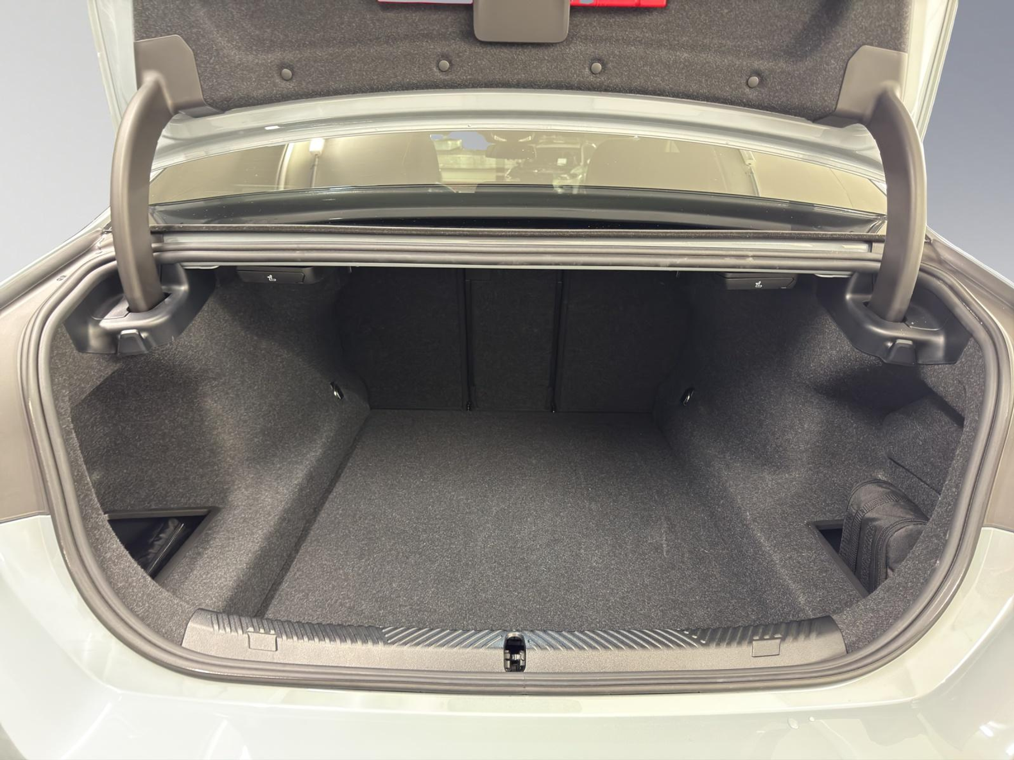 listing desktop thumbnail image 9