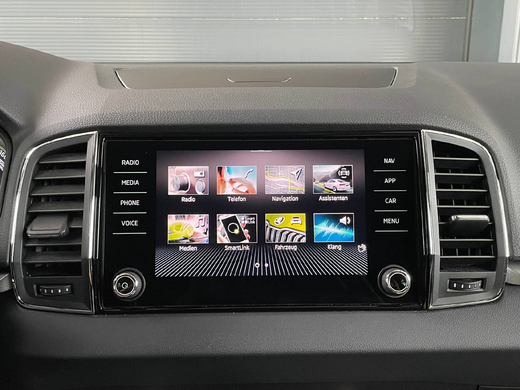 listing desktop thumbnail image 13