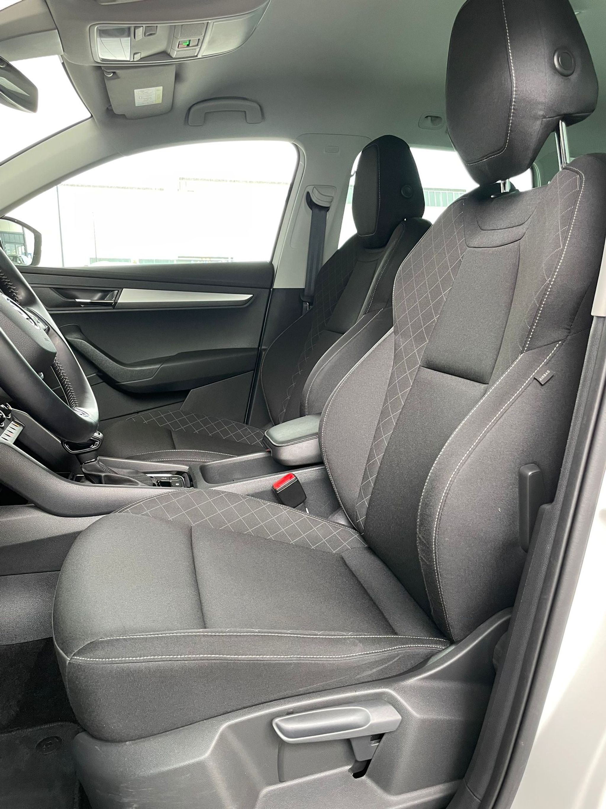 listing desktop thumbnail image 4