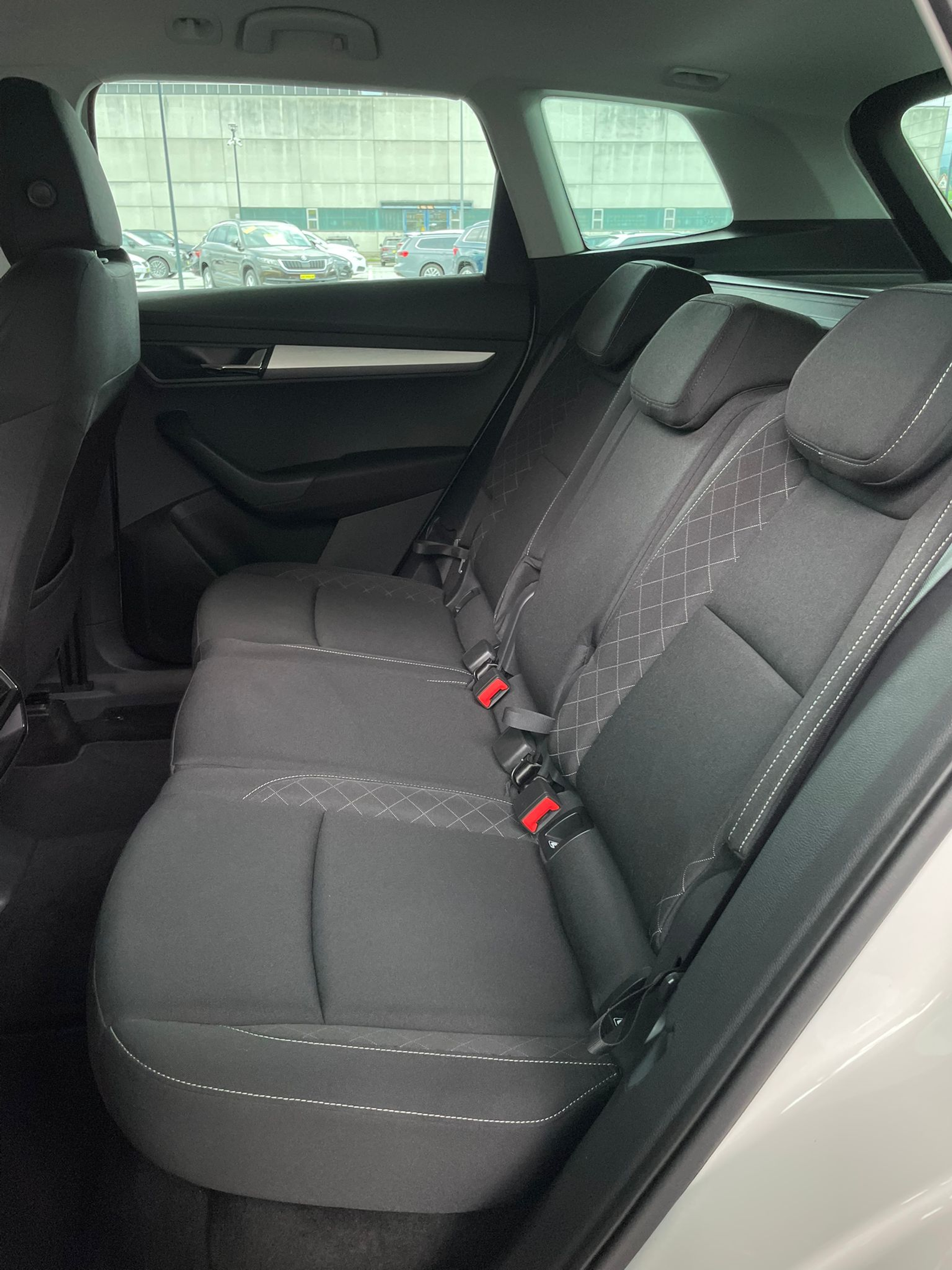 listing desktop thumbnail image 8