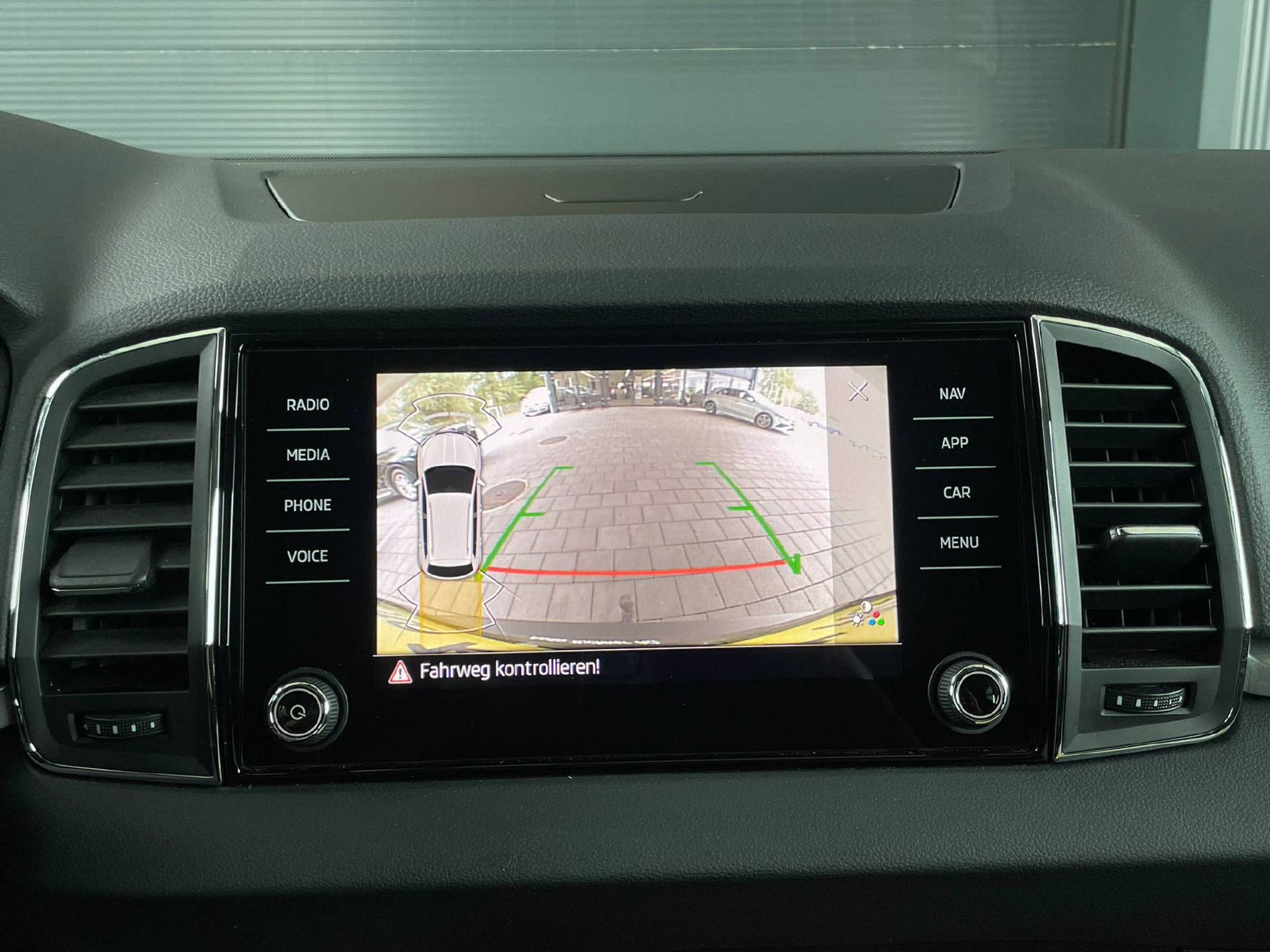 listing desktop thumbnail image 9