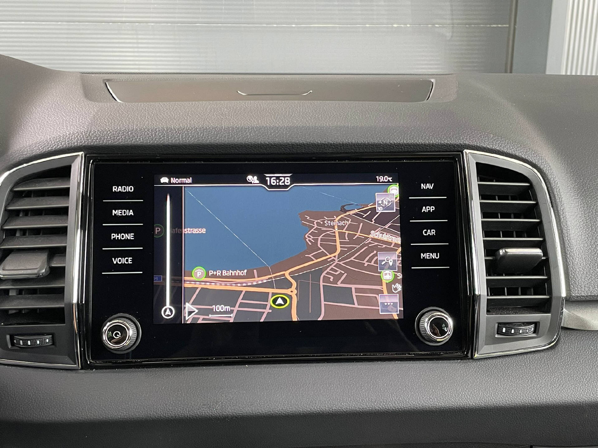 listing desktop thumbnail image 10