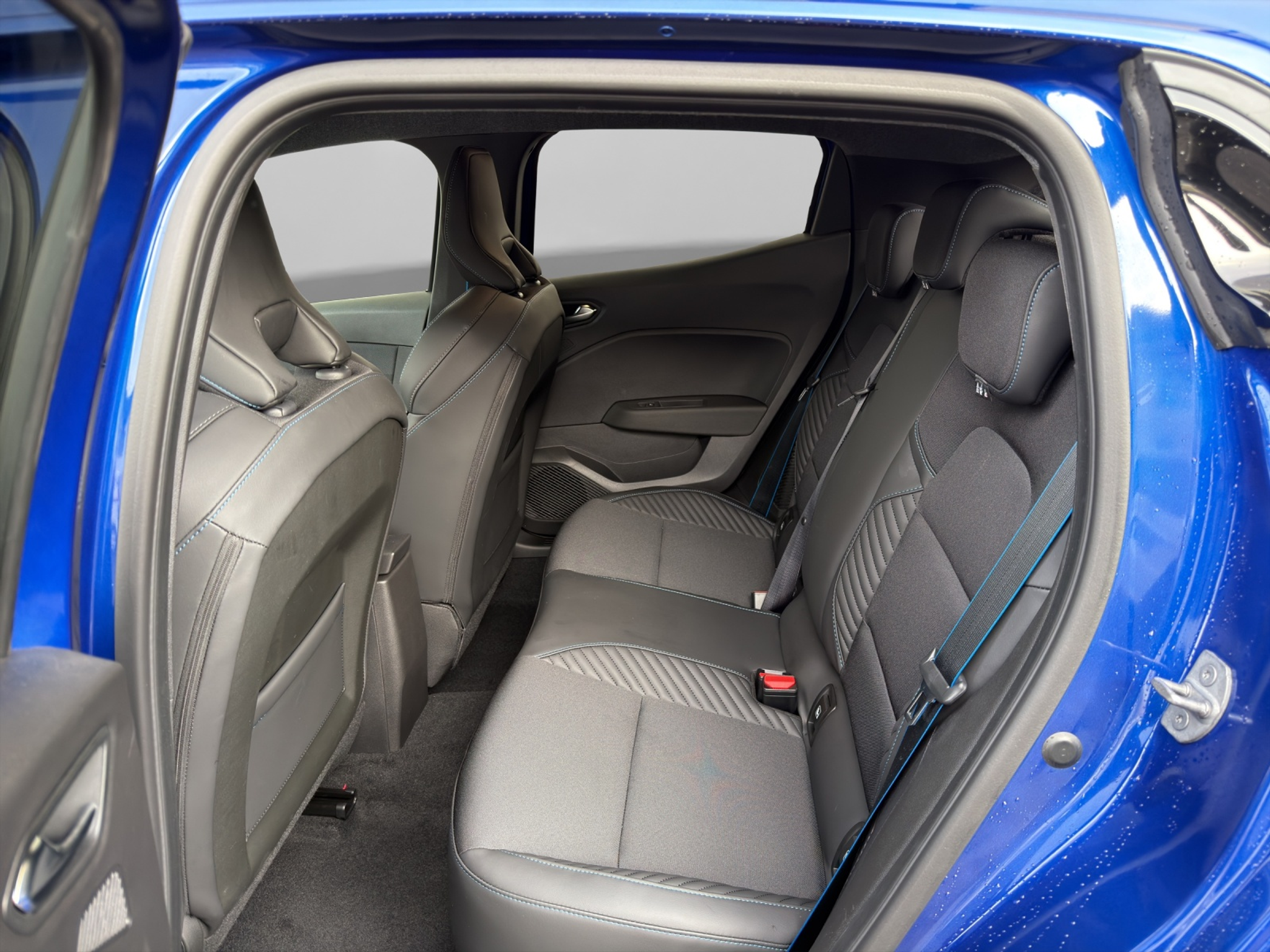 listing desktop thumbnail image 8