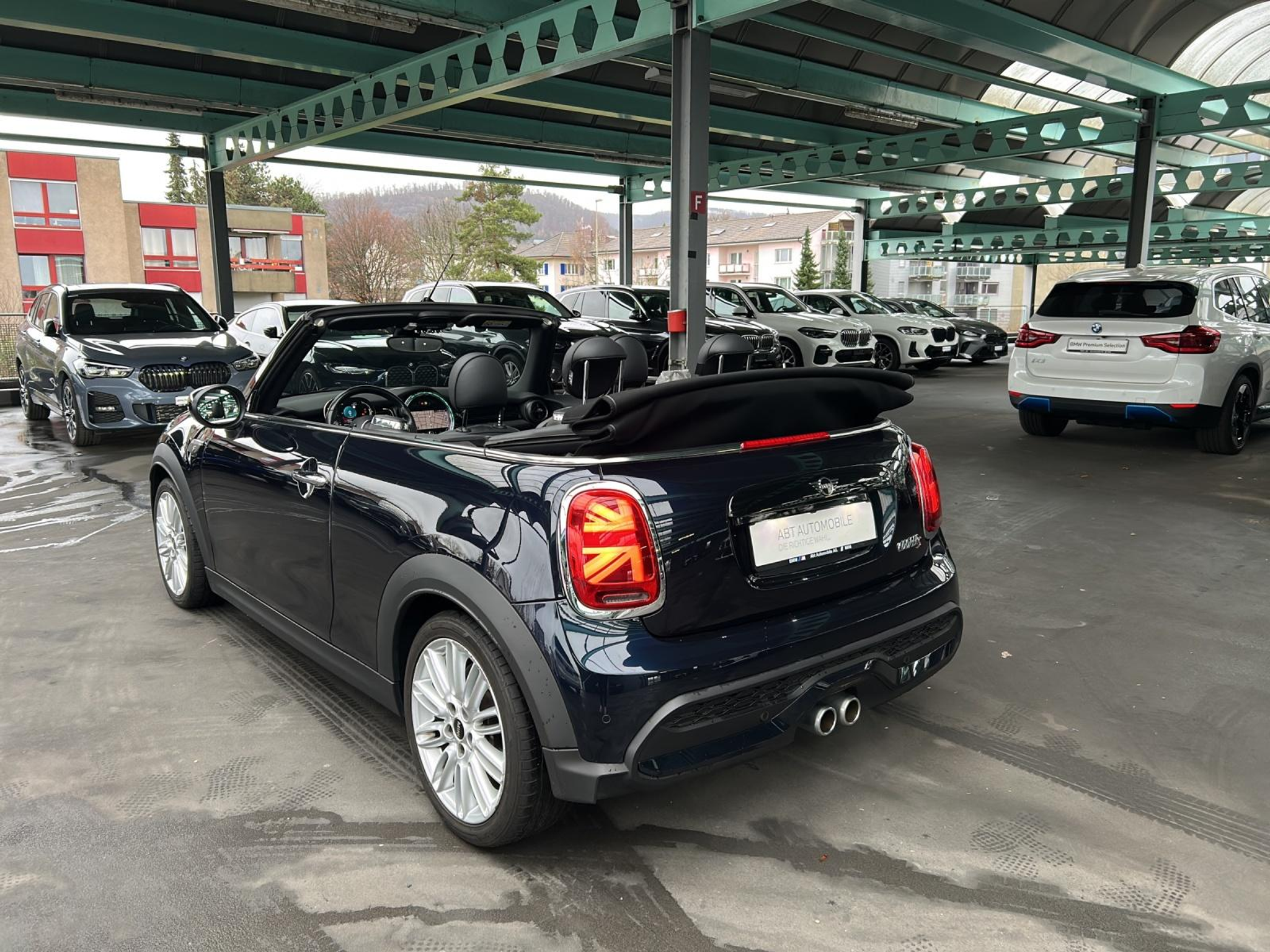 listing desktop thumbnail image 17