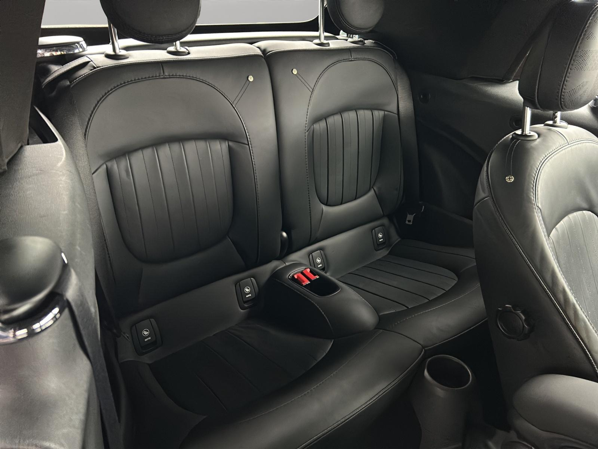 listing desktop thumbnail image 11