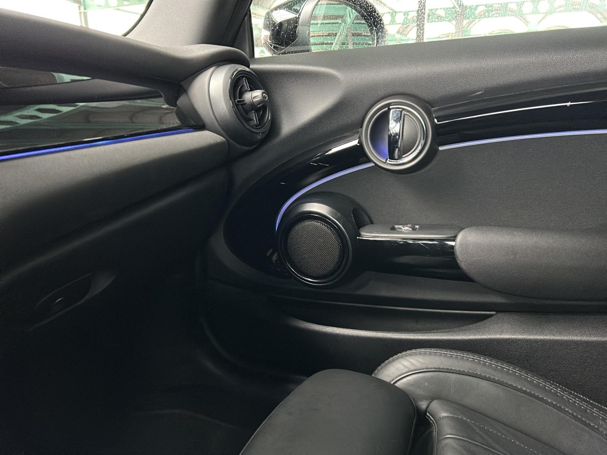 listing desktop thumbnail image 22