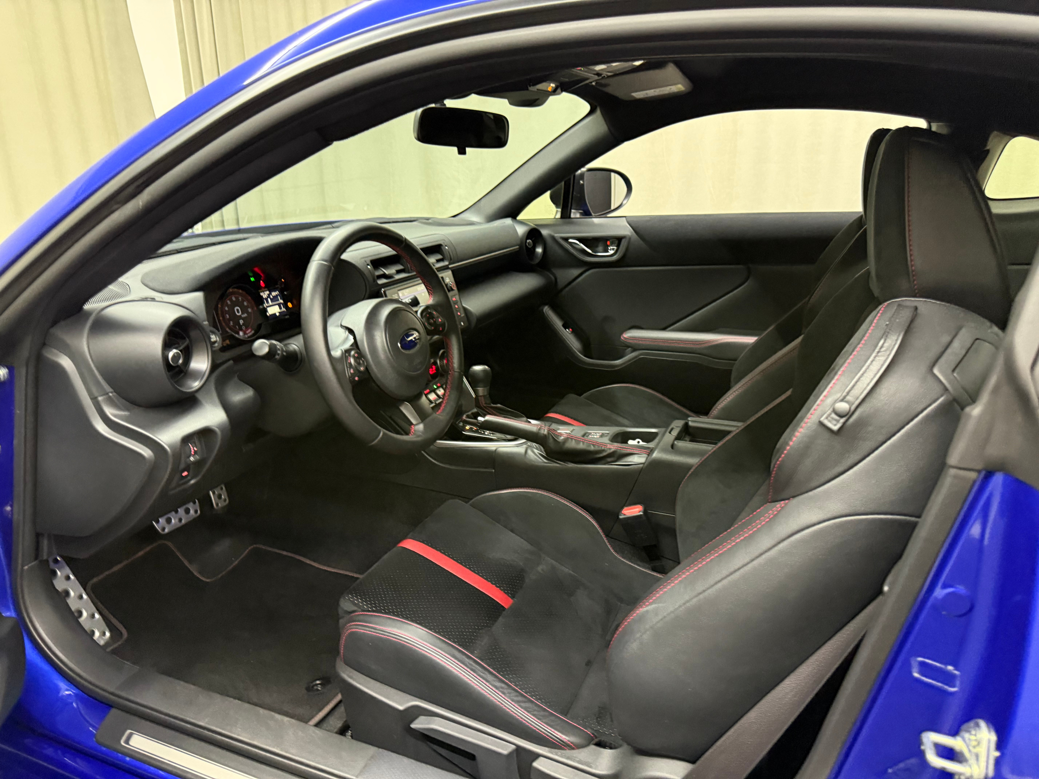 listing desktop thumbnail image 6