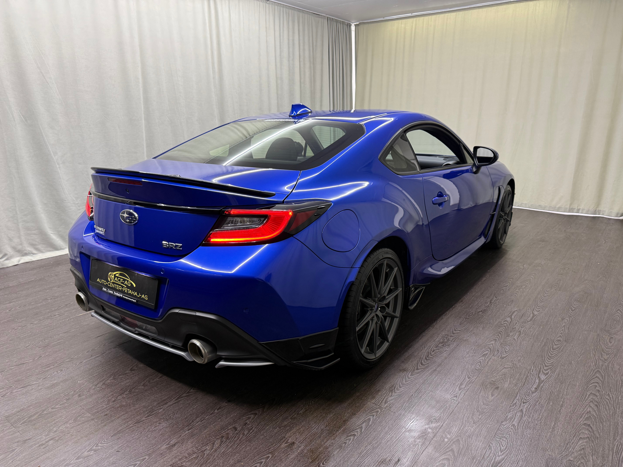 listing desktop thumbnail image 3