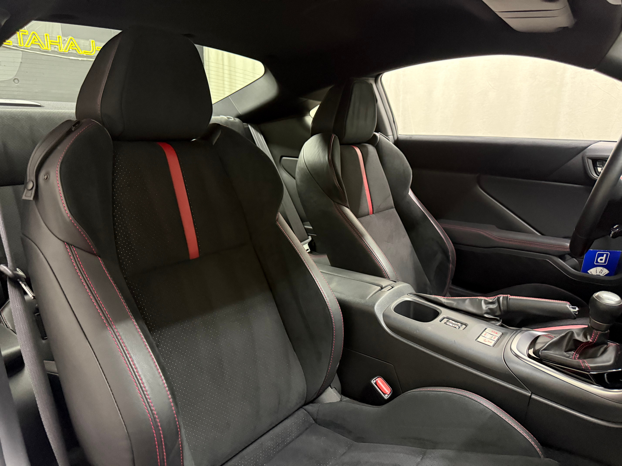 listing desktop thumbnail image 11