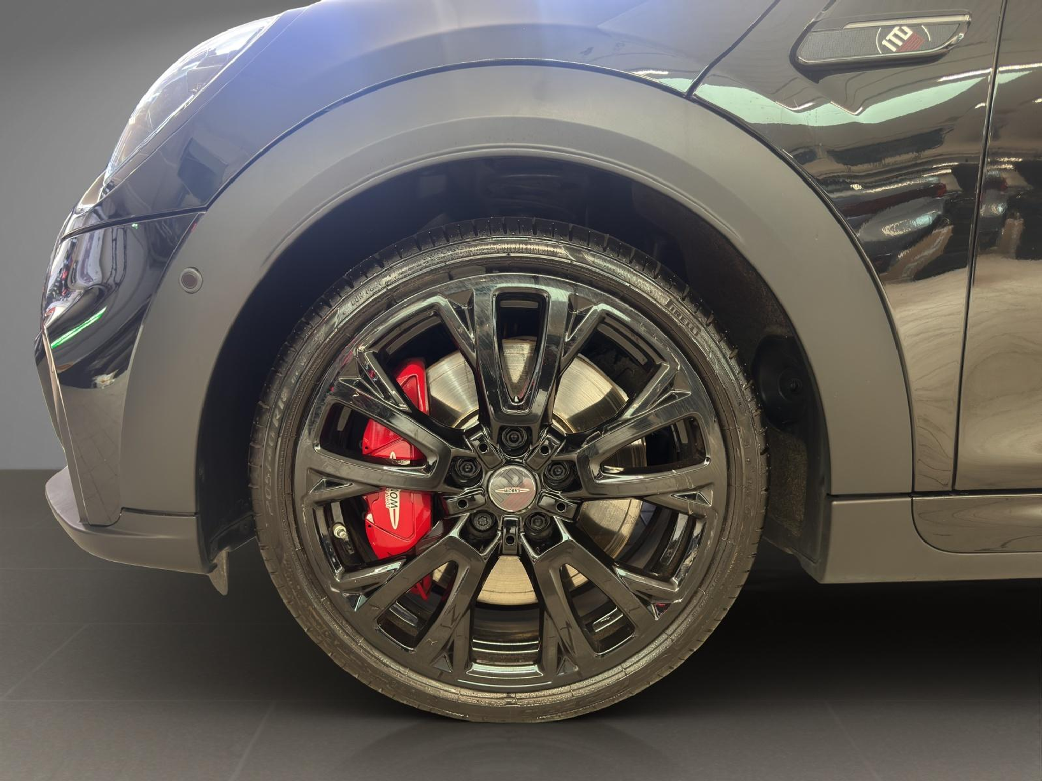 listing desktop thumbnail image 16