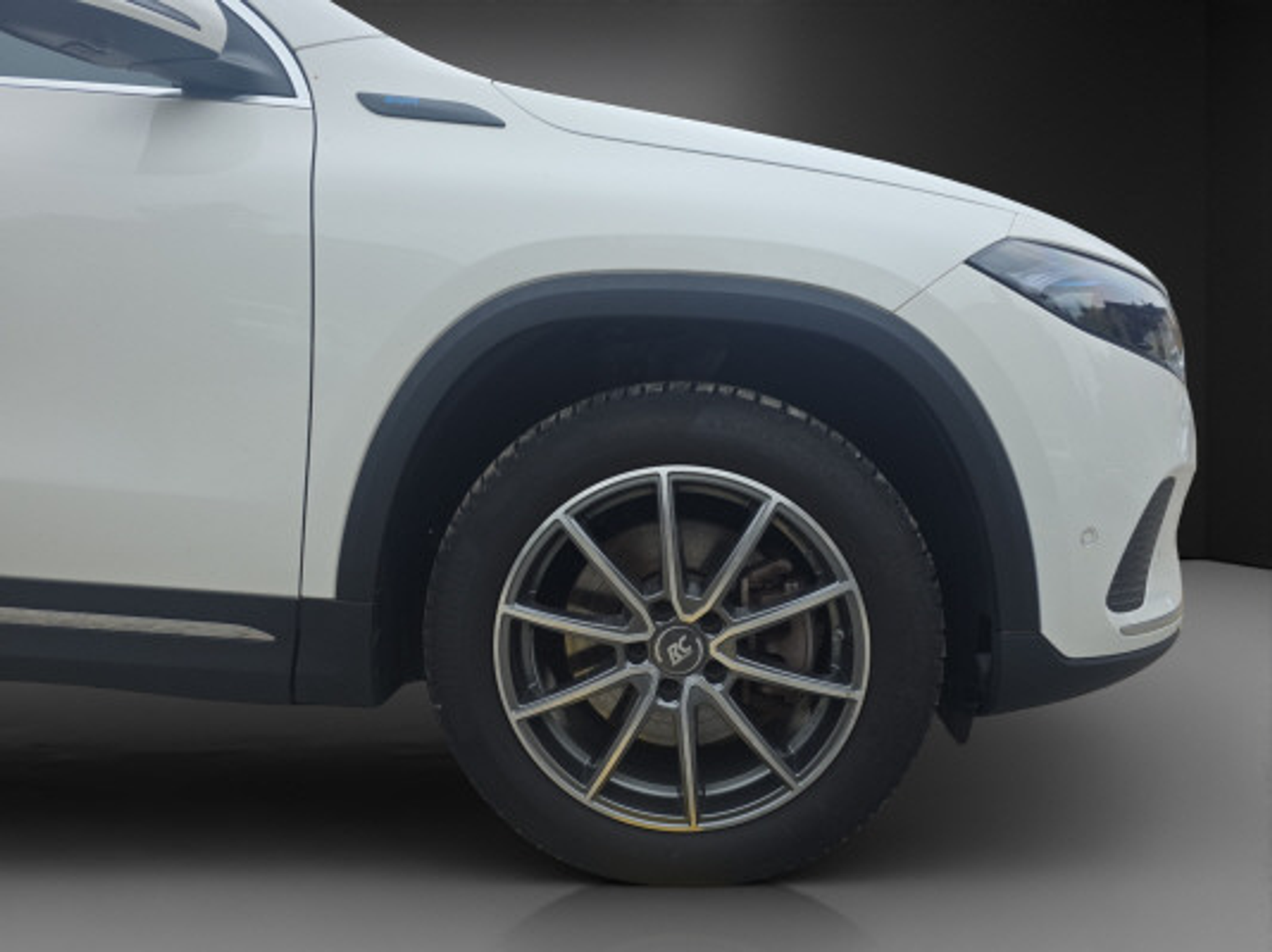 listing desktop thumbnail image 5