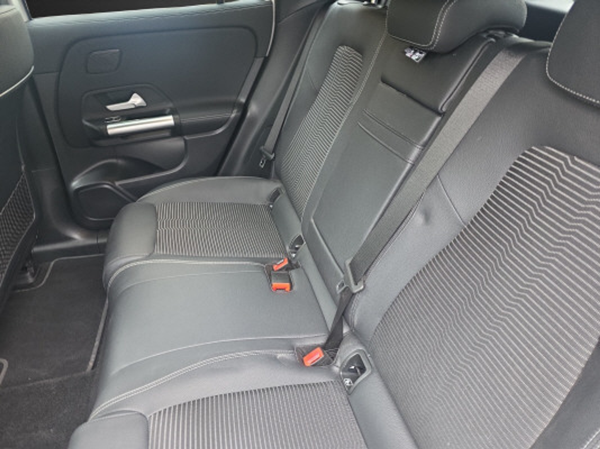 listing desktop thumbnail image 8