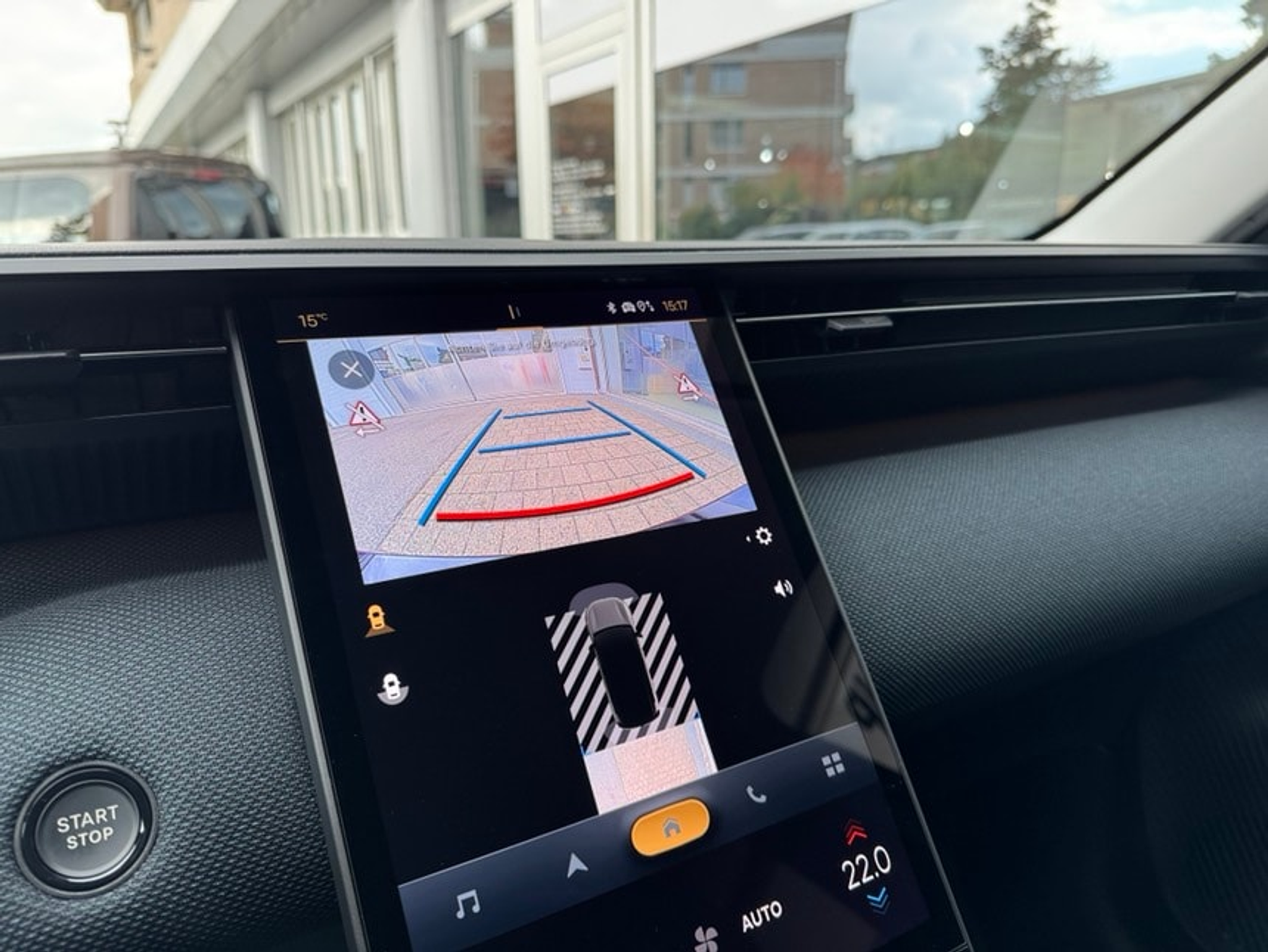 listing desktop thumbnail image 15