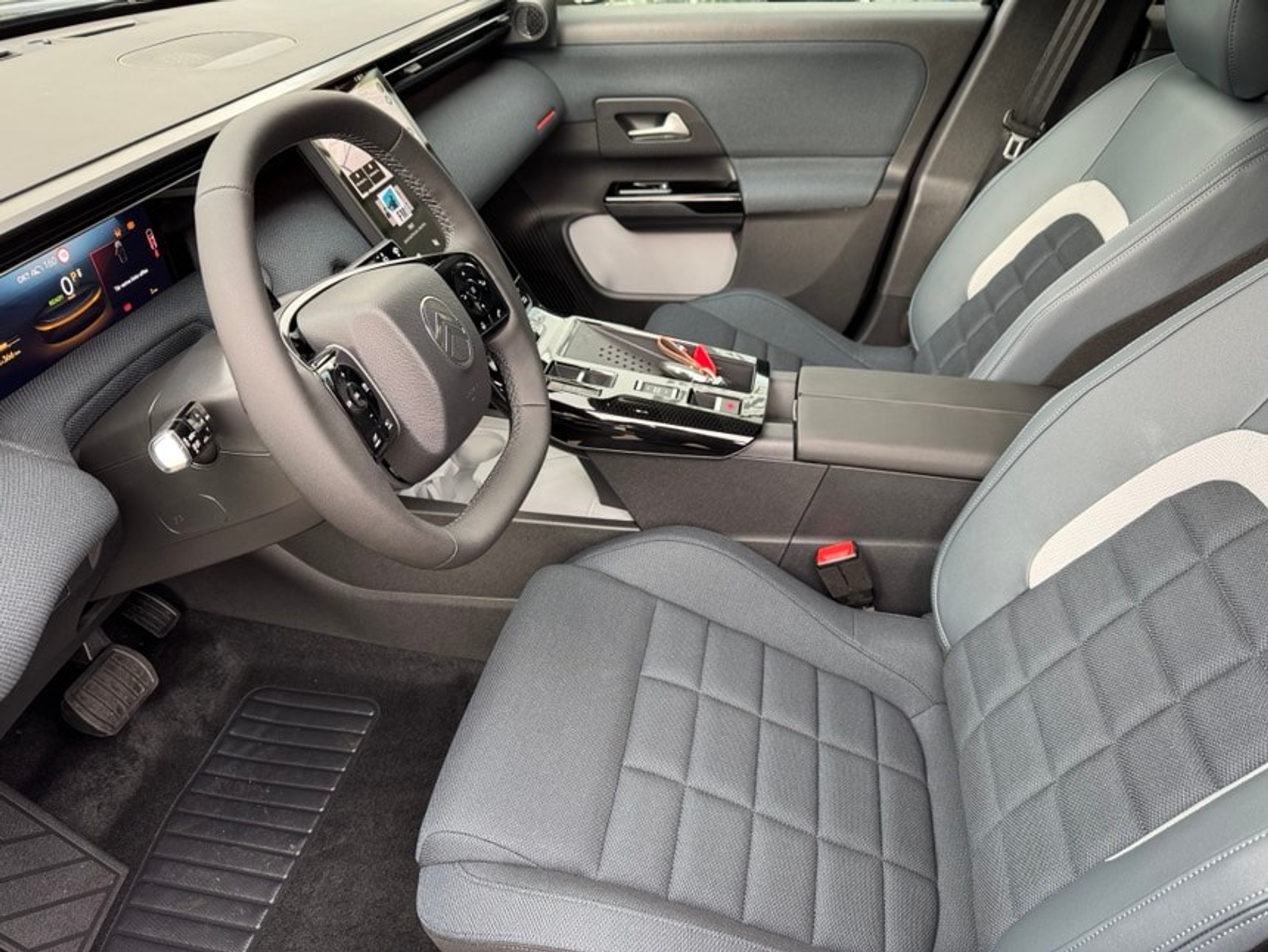 listing desktop thumbnail image 2