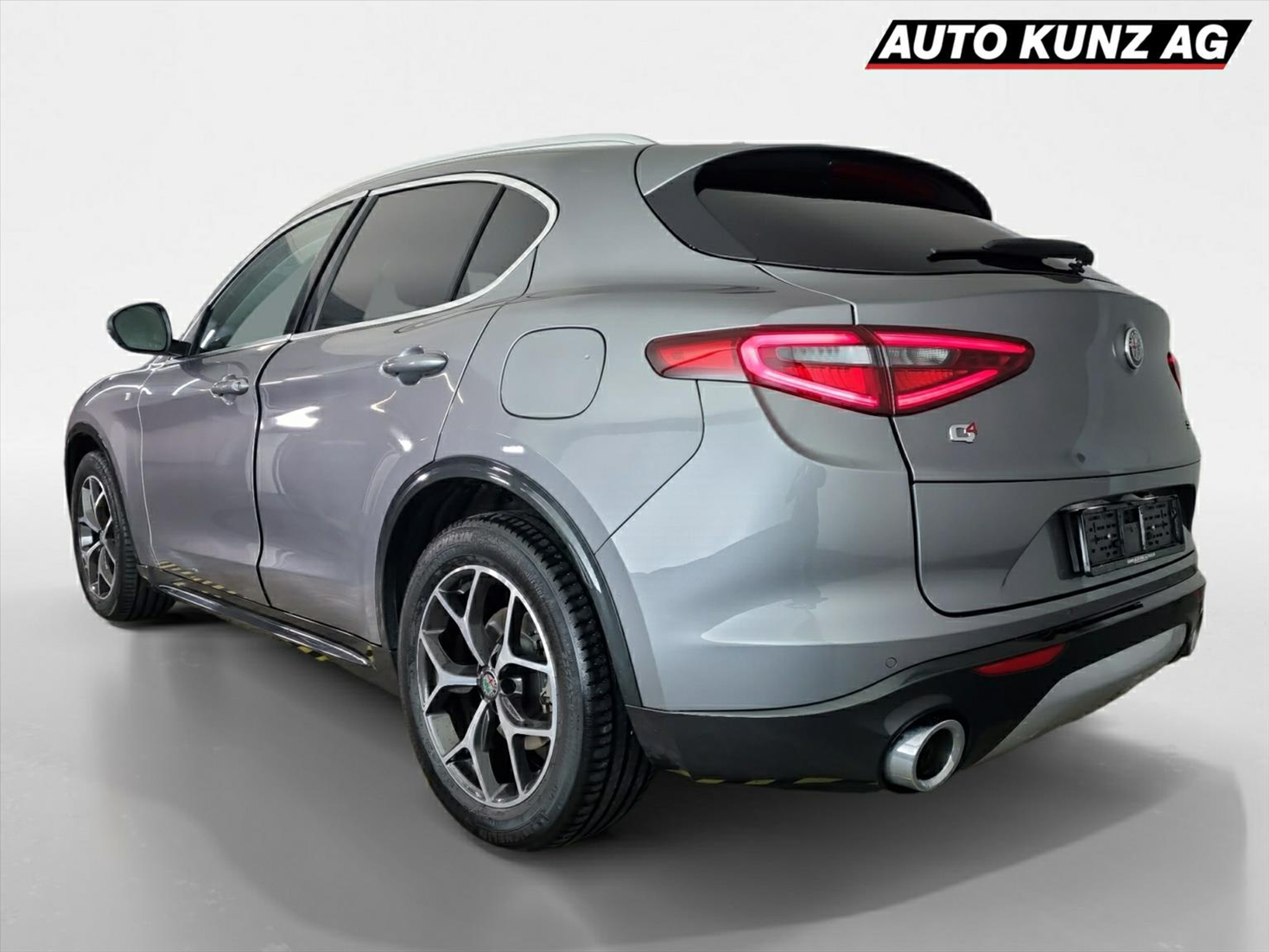 listing desktop thumbnail image 1