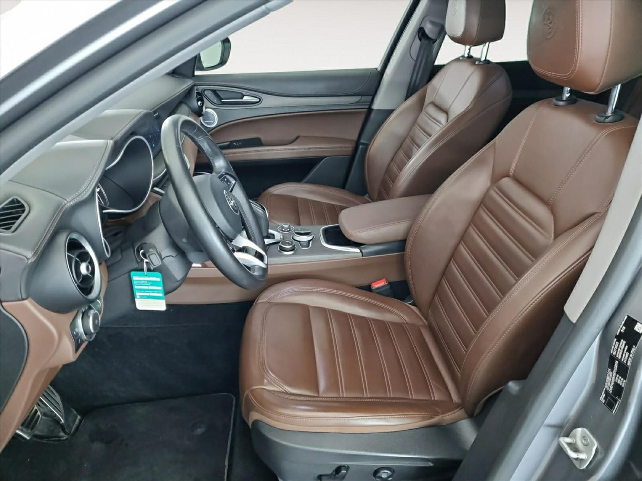 listing desktop thumbnail image 4